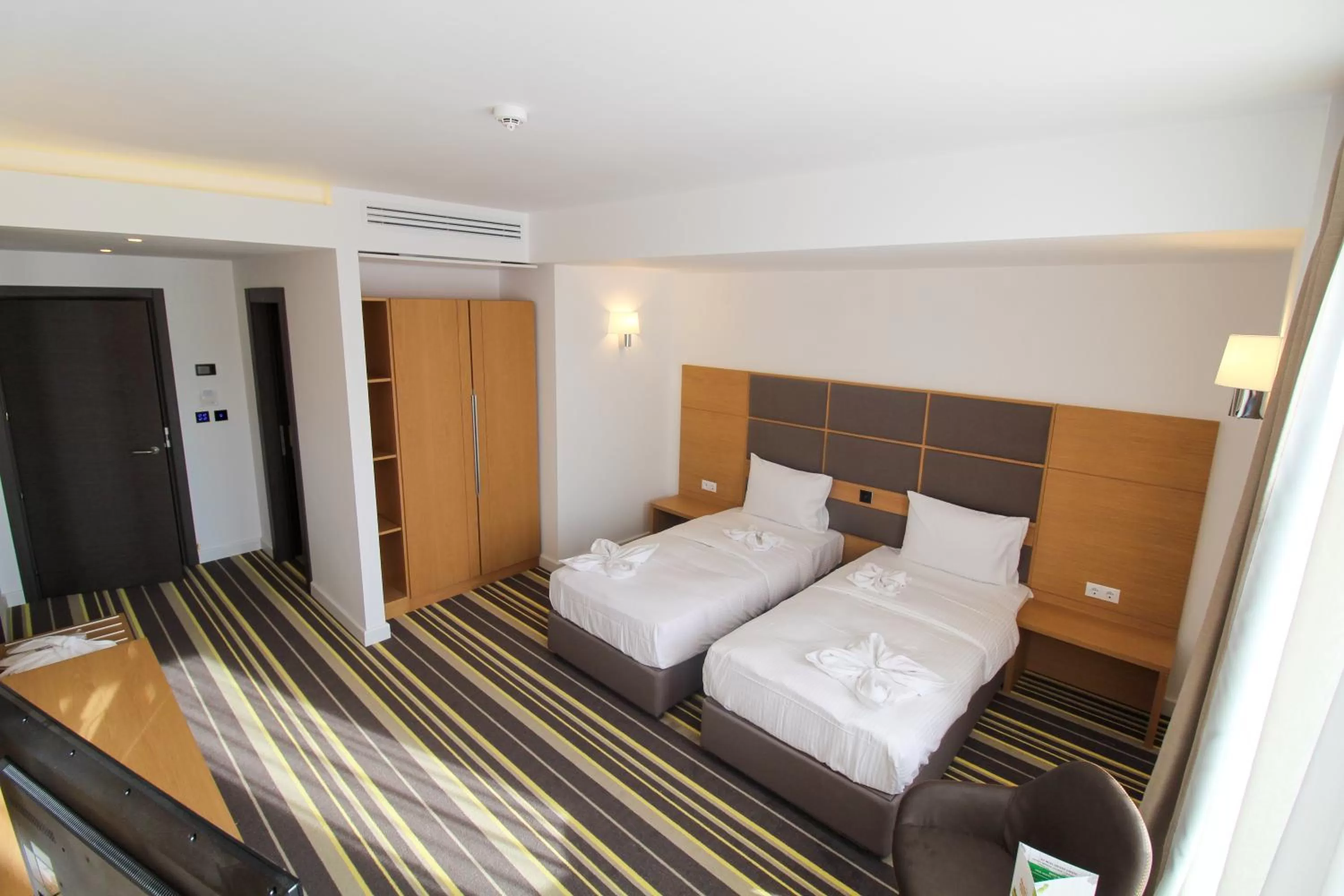 Photo of the whole room, Bed in Hotel Avenue - Avenue Hotels