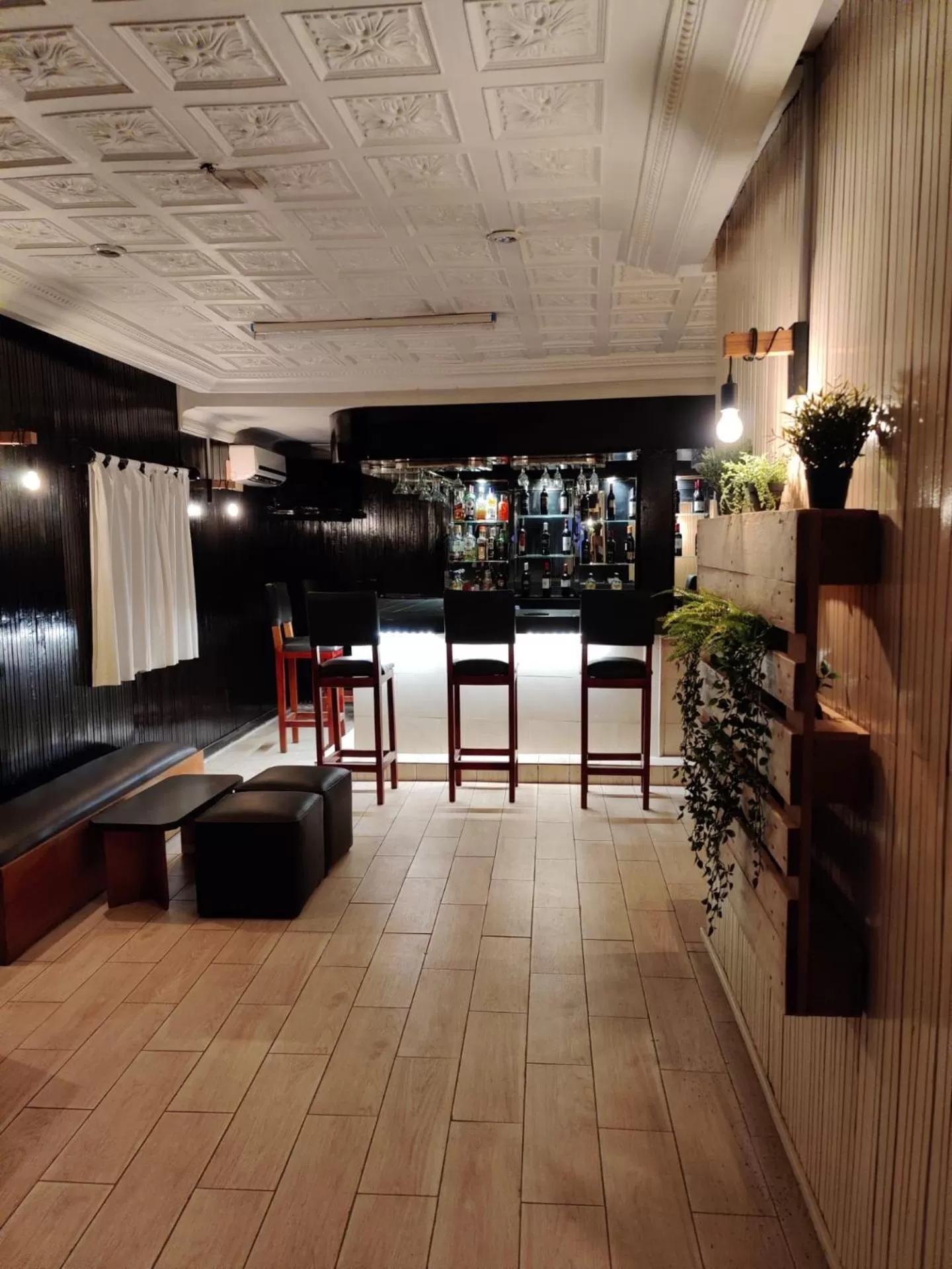 Lounge or bar in La Maison de Kouadio