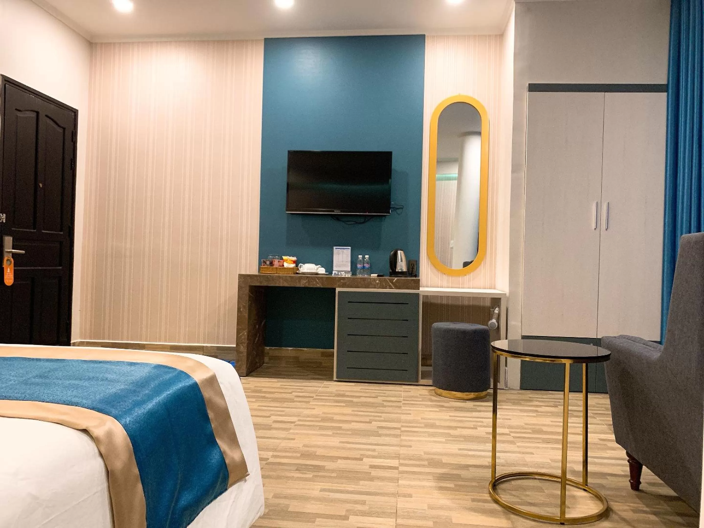 Seating area, TV/Entertainment Center in LION HOTEL