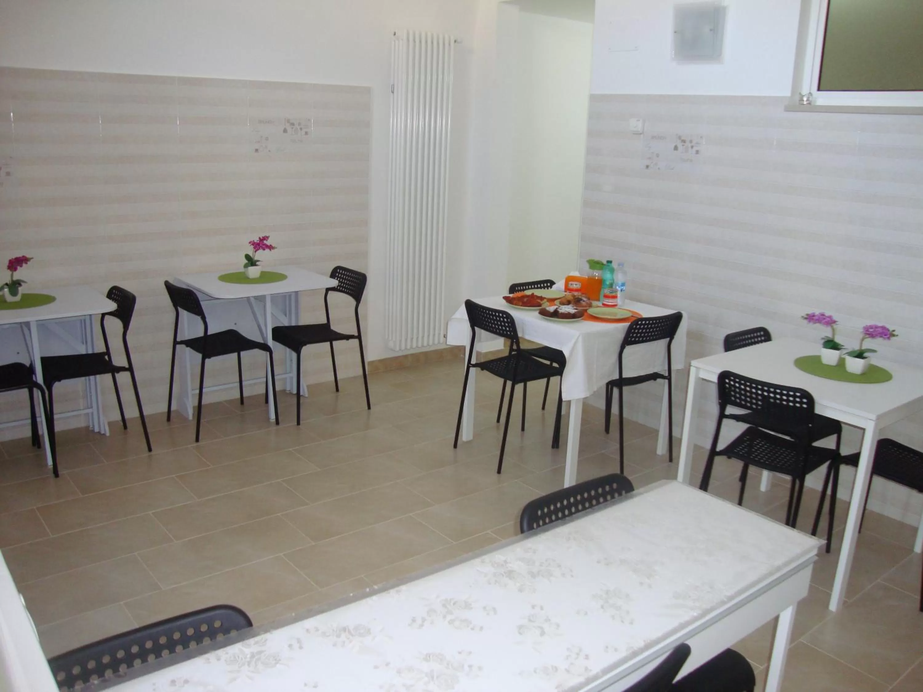 Communal kitchen in B&B La Gemma dei Sassi