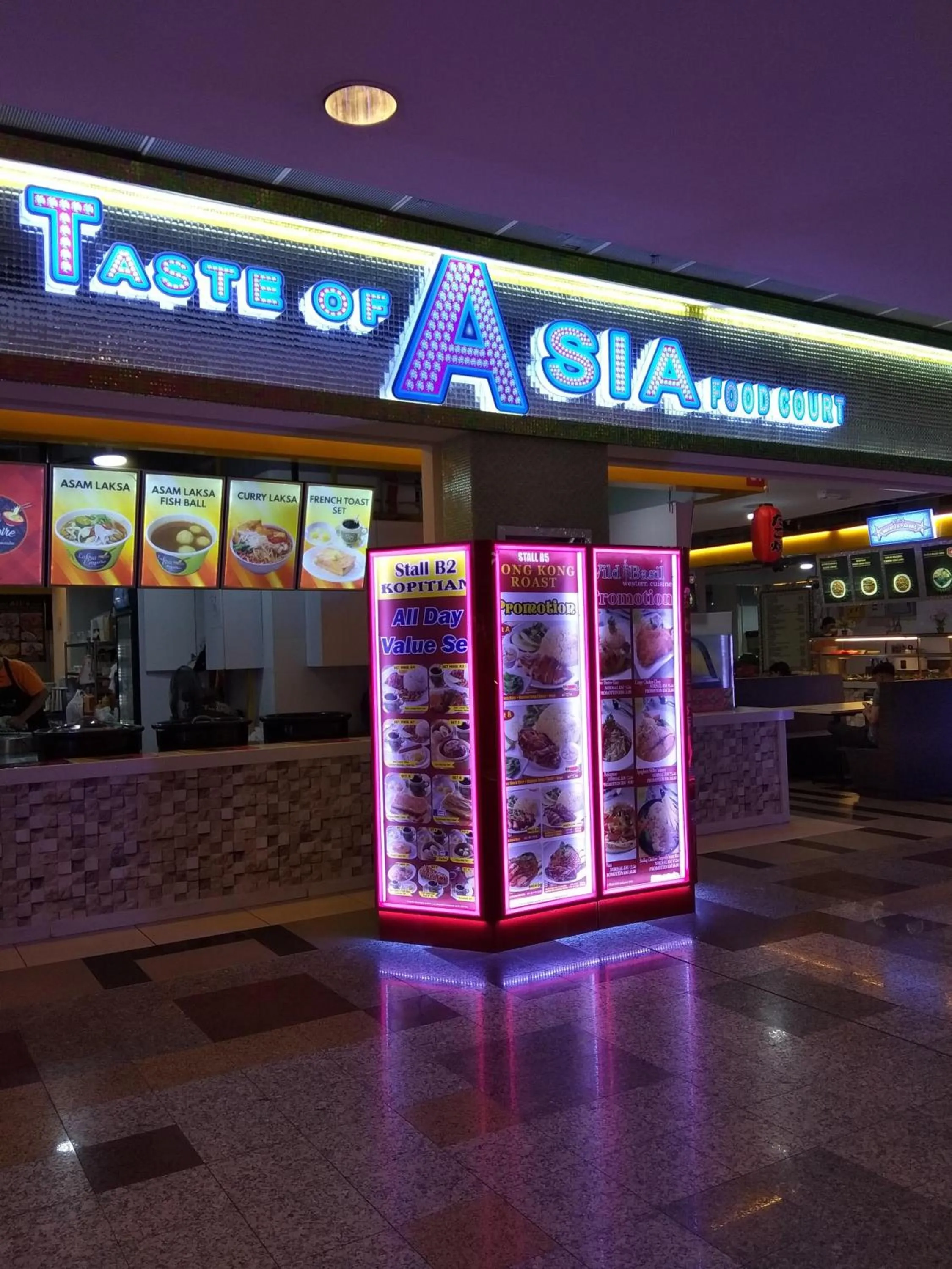 Restaurant/places to eat in Times Square Private Service Suite At KL