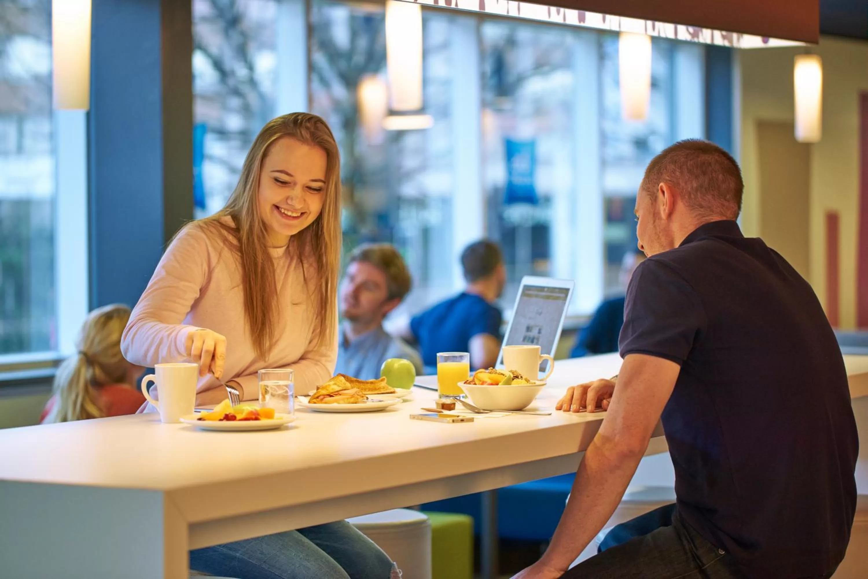 Restaurant/places to eat in ibis budget Cardiff Centre