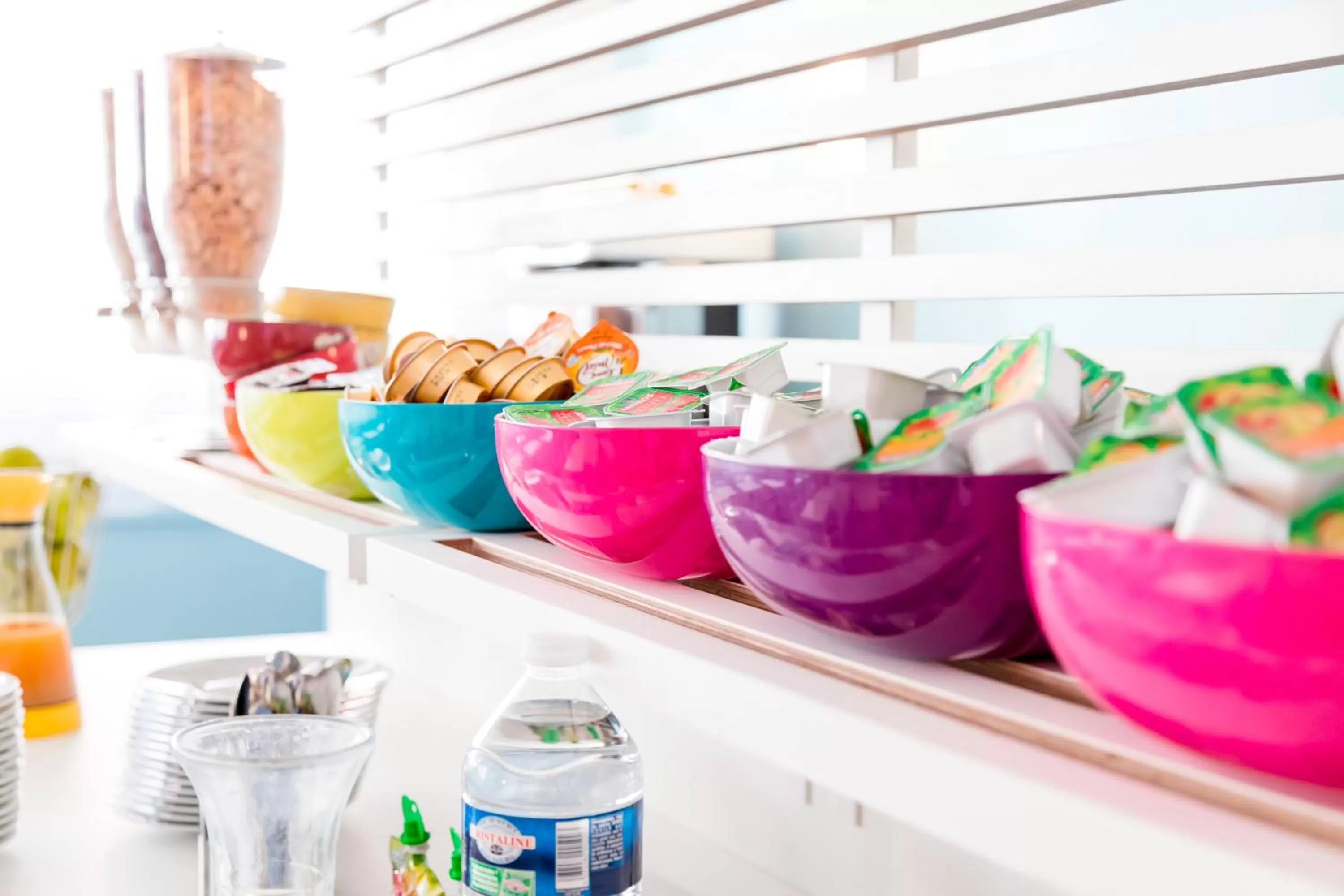 Dining area in ibis Styles Marseille Centre Prado Place Castellane