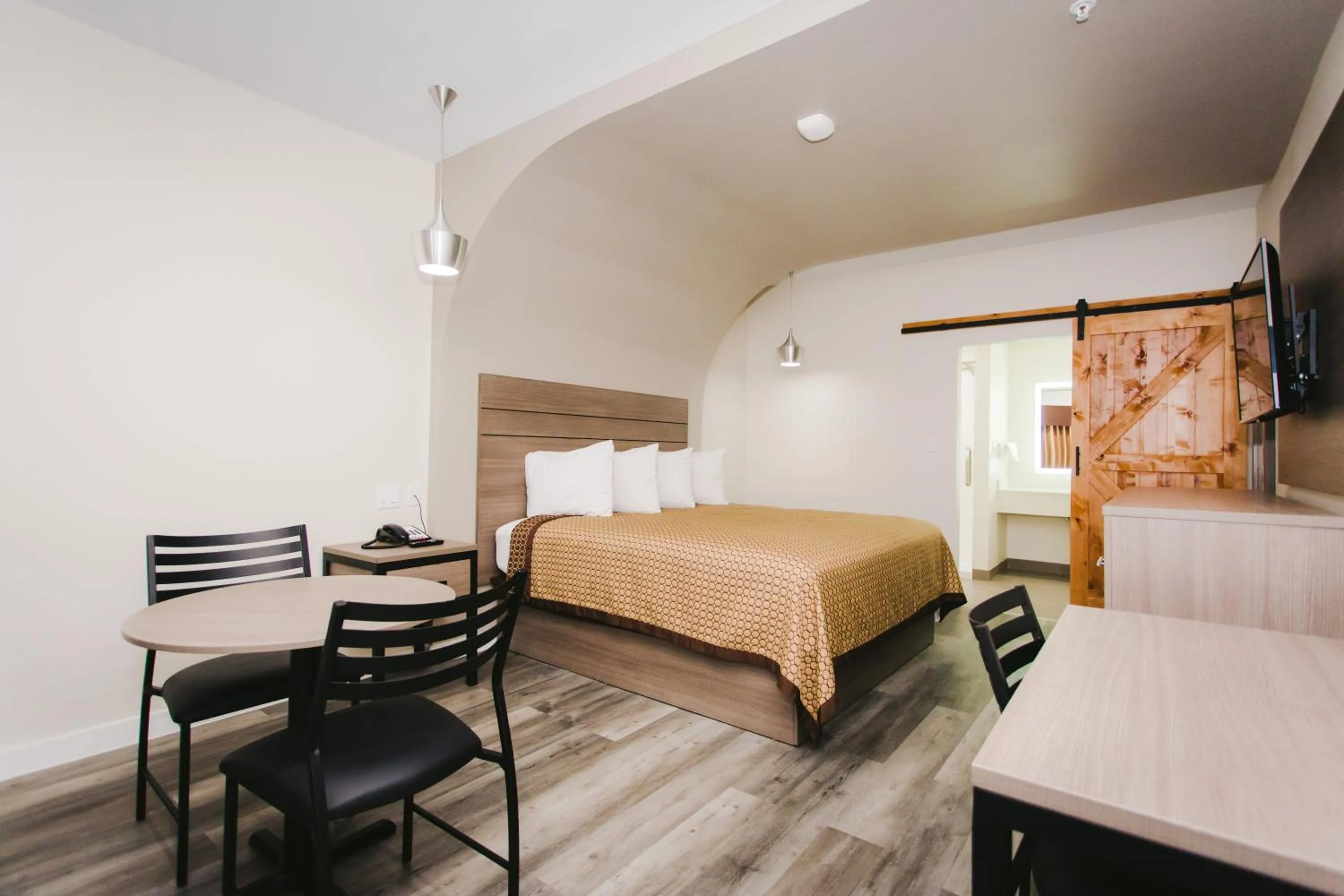 Bed in Palace Inn- Louetta