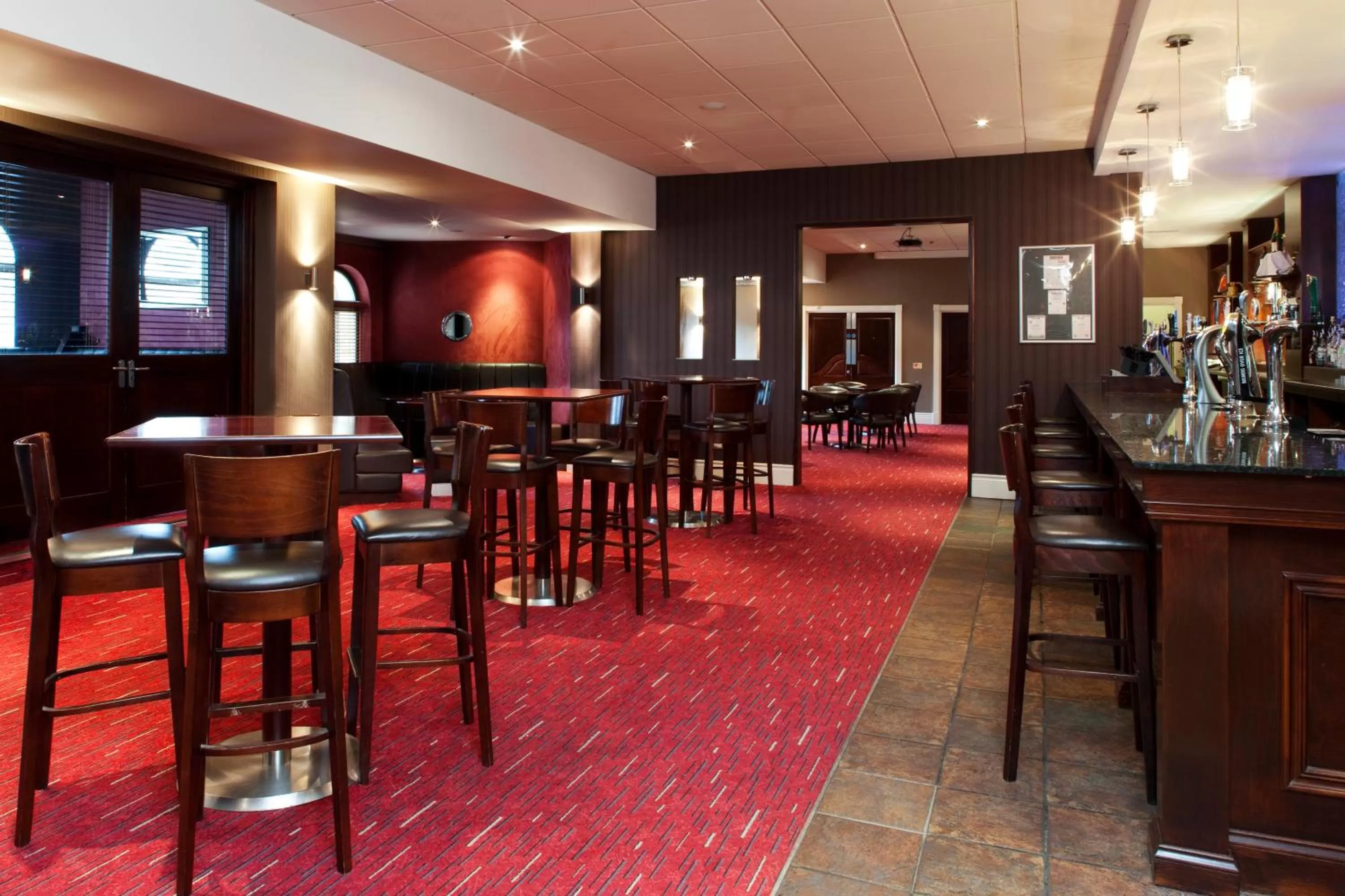 Lounge or bar in Holiday Inn Barnsley by IHG