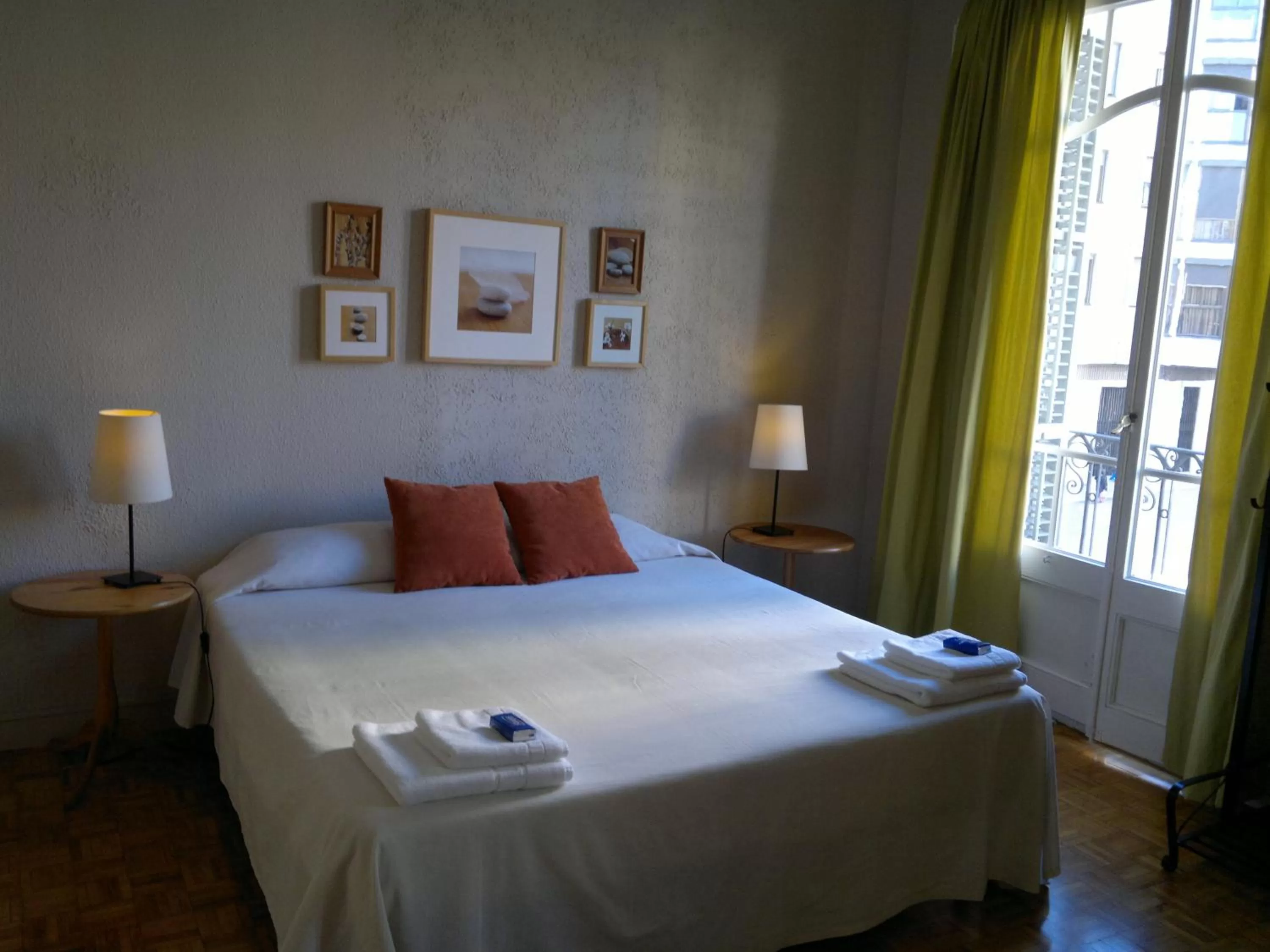 Bed in Ally's Bed&Breakfast,