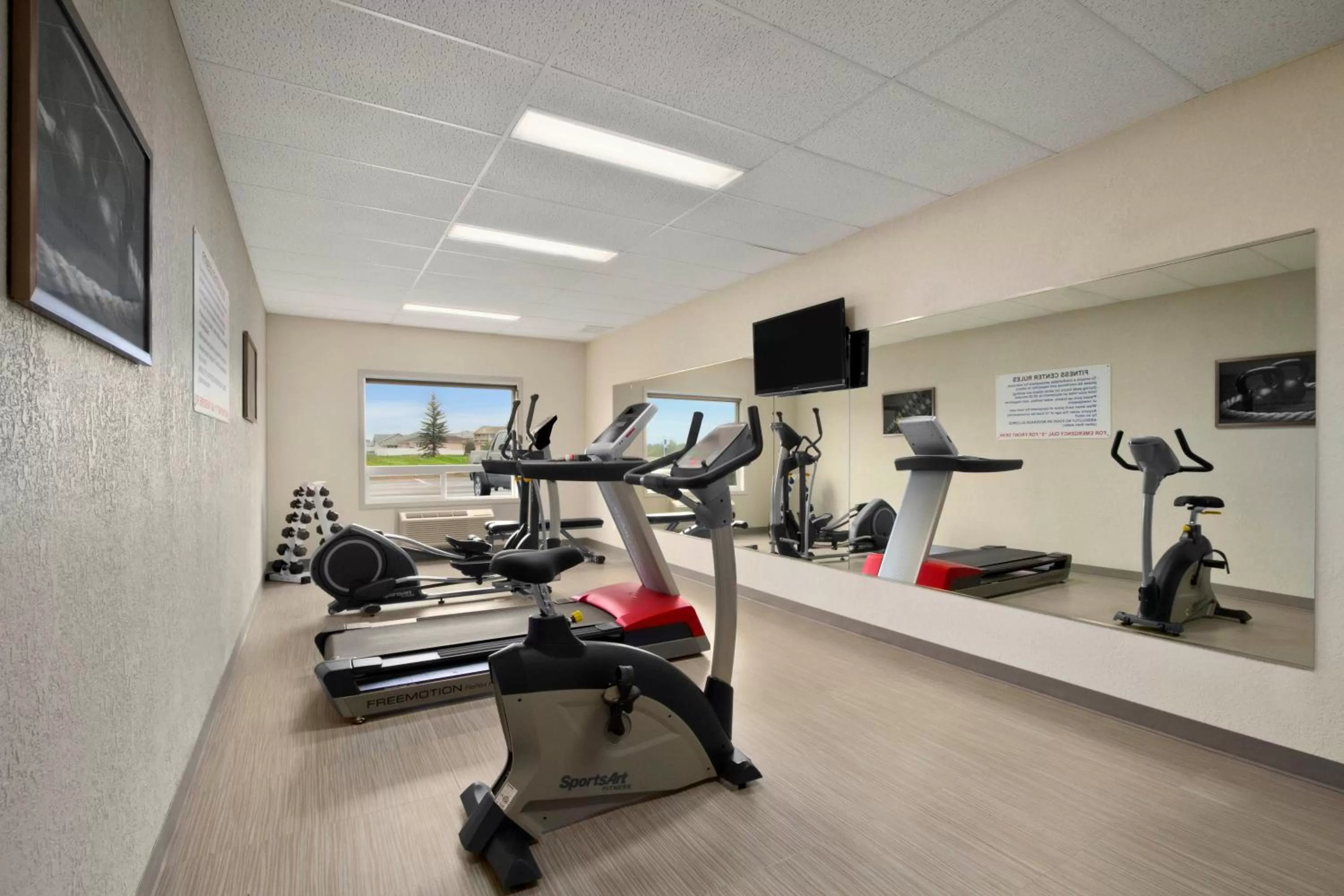 Fitness centre/facilities in Days Inn & Suites by Wyndham Yorkton
