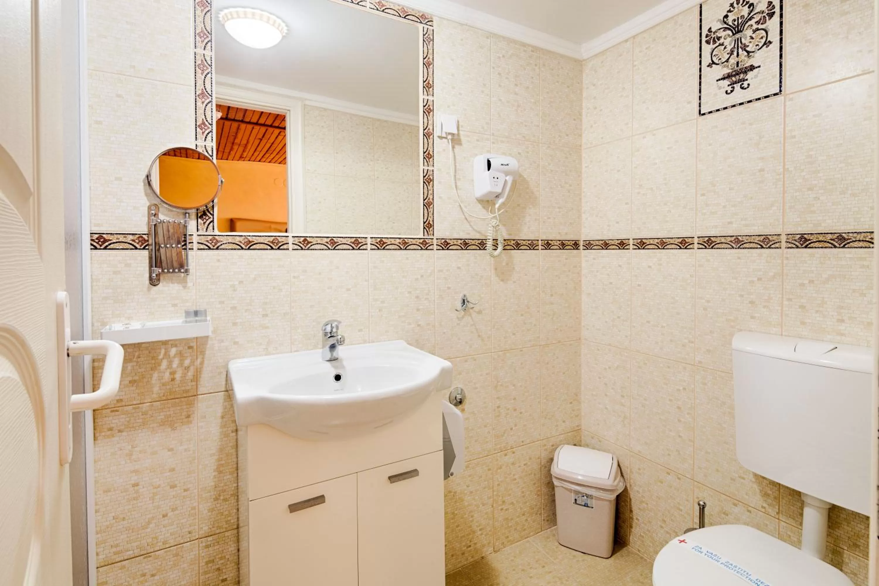 Decorative detail, Bathroom in Hotel Fontana