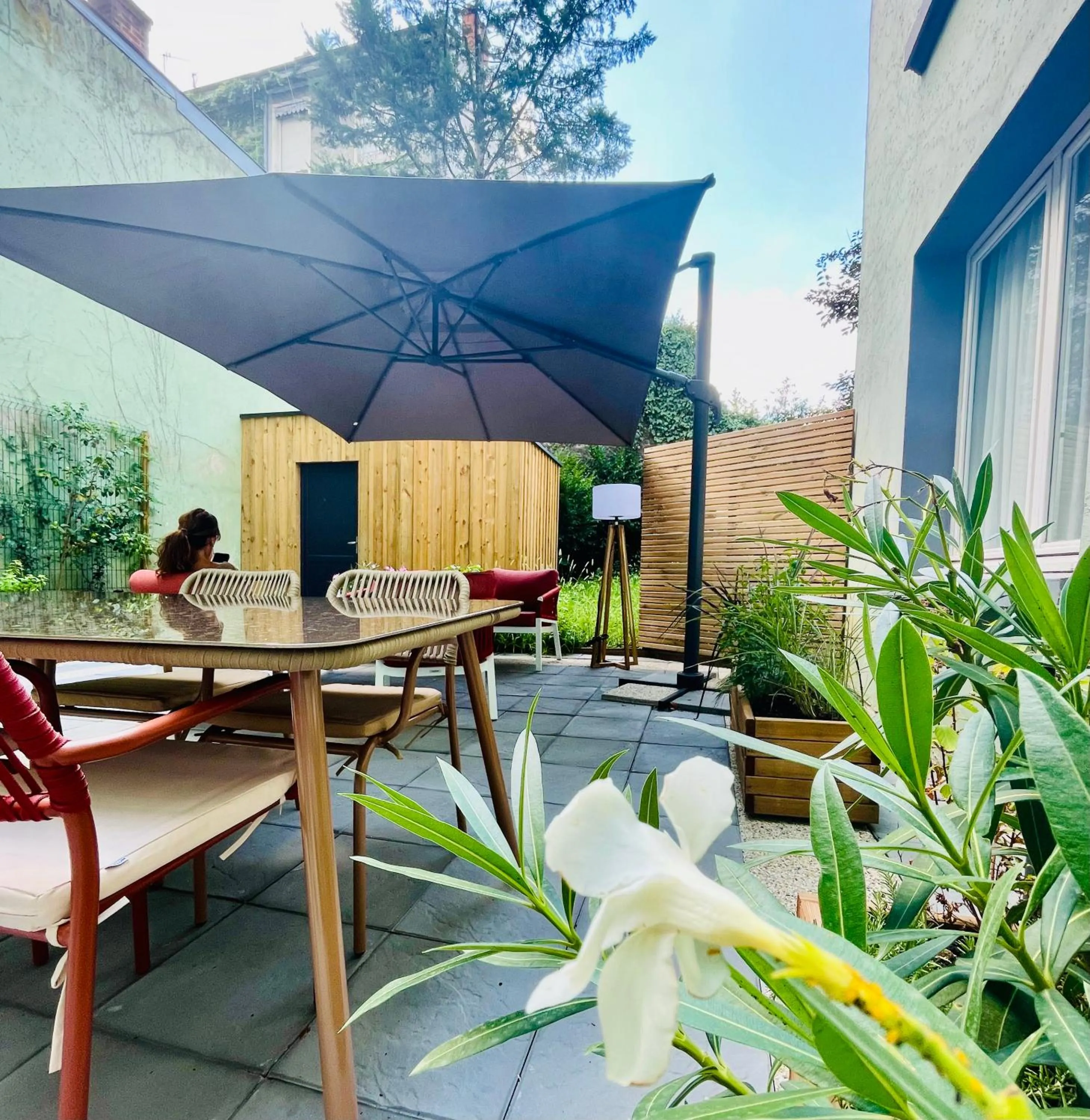 Patio in Hôtel Villa Berlioz