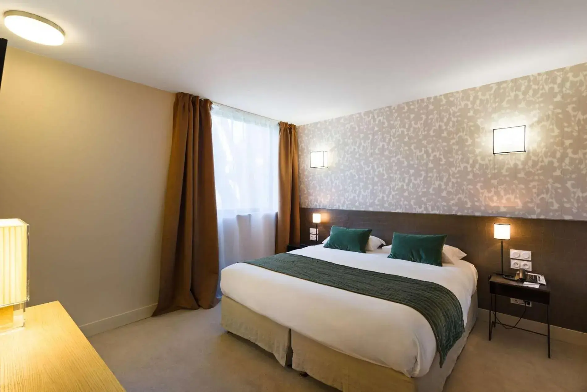 Junior Suite in Moulin de Vernègues Hôtel & Spa Junior Suite in Moulin de Vernègues Hôtel & Spa