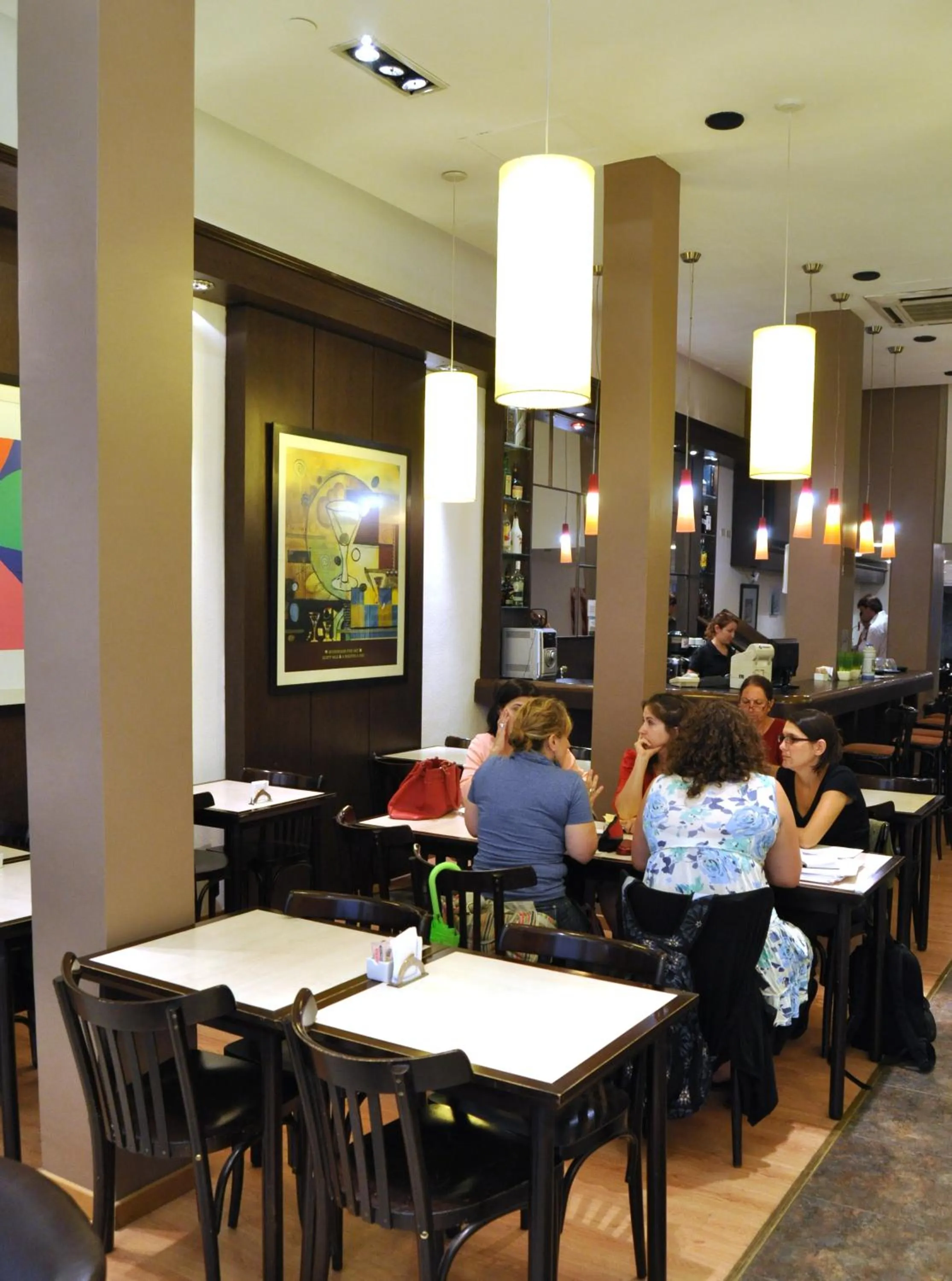 Restaurant/places to eat in Hotel UTHGRA de las Luces