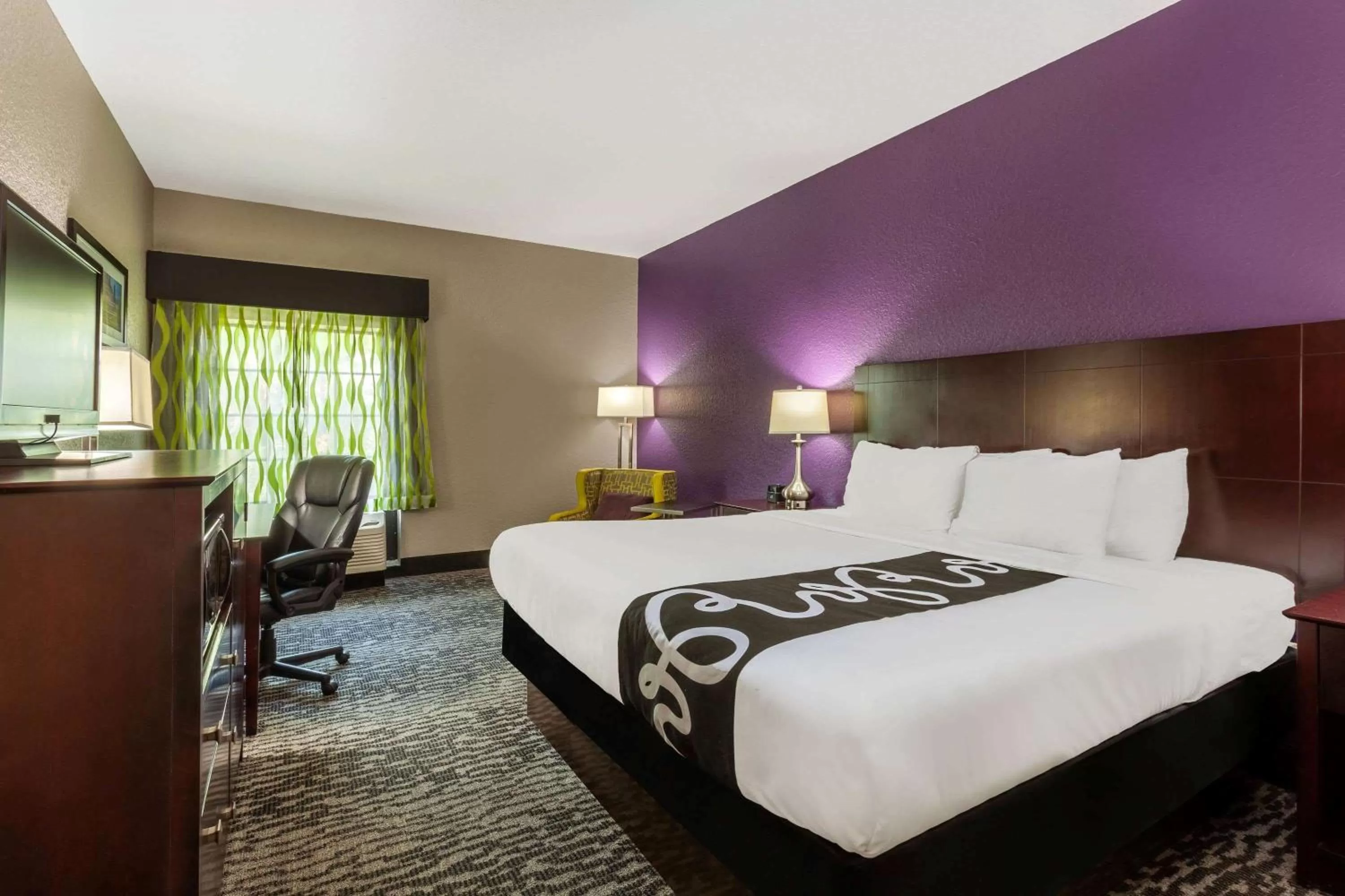 Photo of the whole room, Bed in La Quinta by Wyndham Port Orange / Daytona