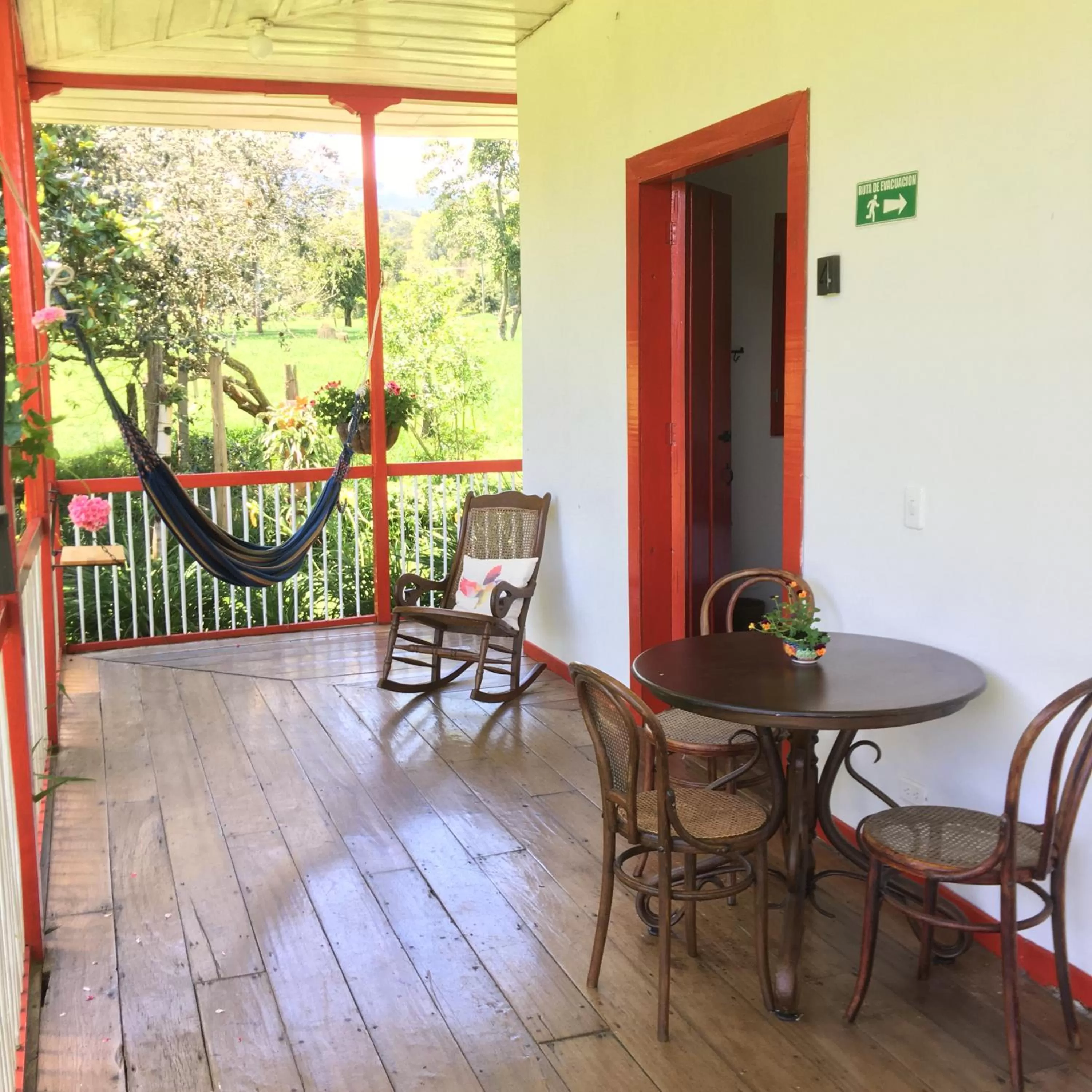 Balcony/Terrace in La Cabaña Ecohotel - Valle del Cocora