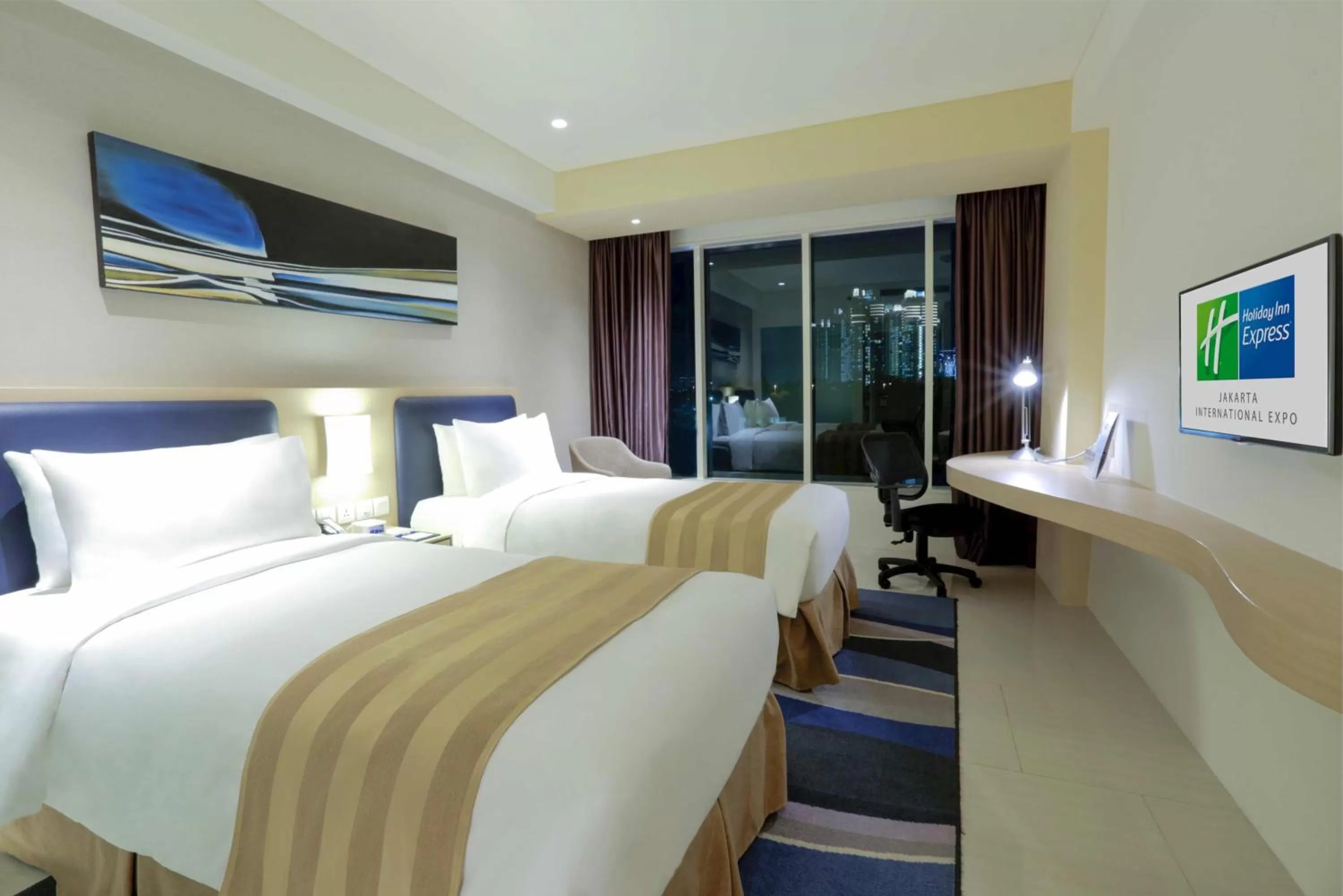Photo of the whole room, Bed in Holiday Inn Express Jakarta International Expo by IHG
