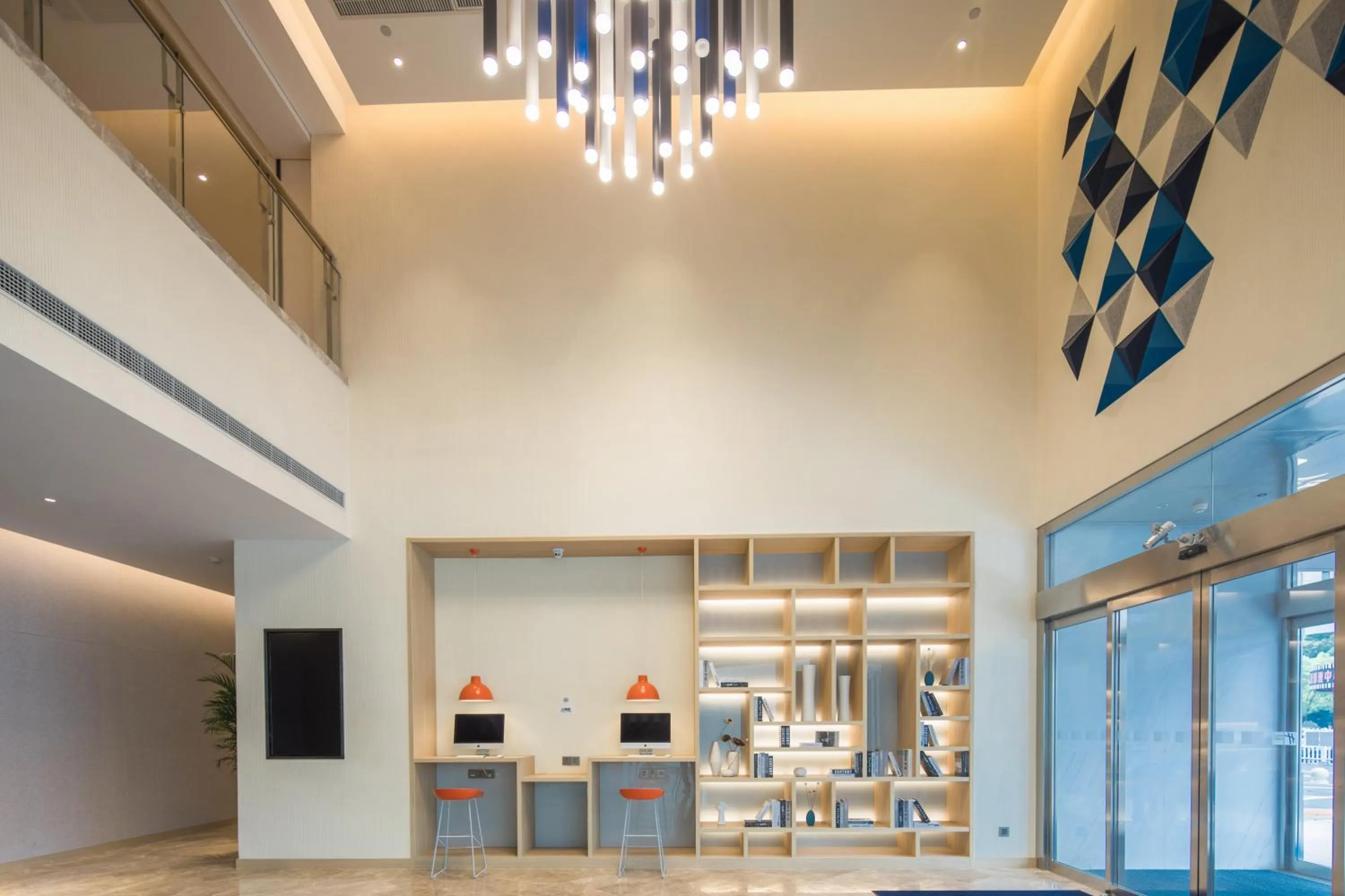 Property building in Holiday Inn Express Hangzhou Jiuzhou by IHG