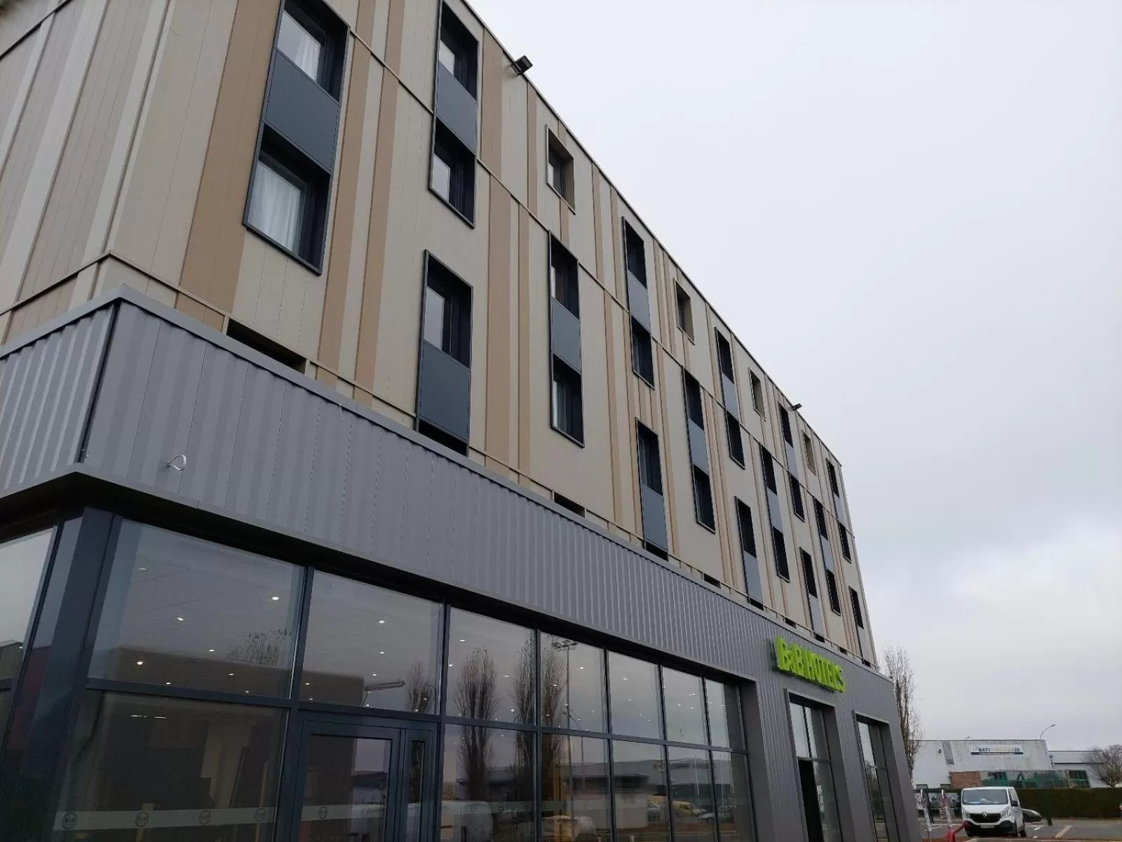 Property building in B&B HOTEL Dreux Nord