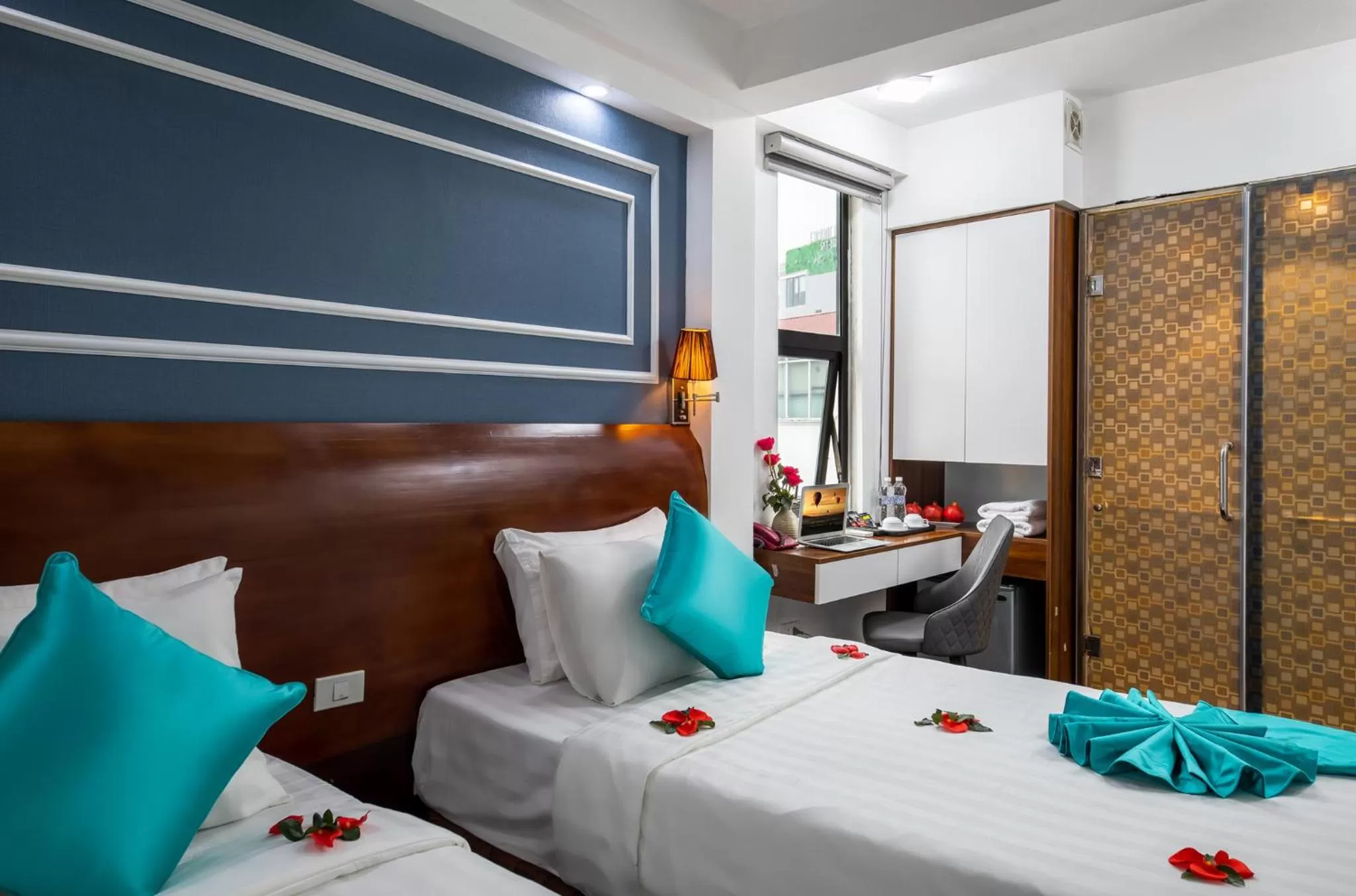 Bed in Hanoi Sisters Boutique Hotel & Spa & Travel