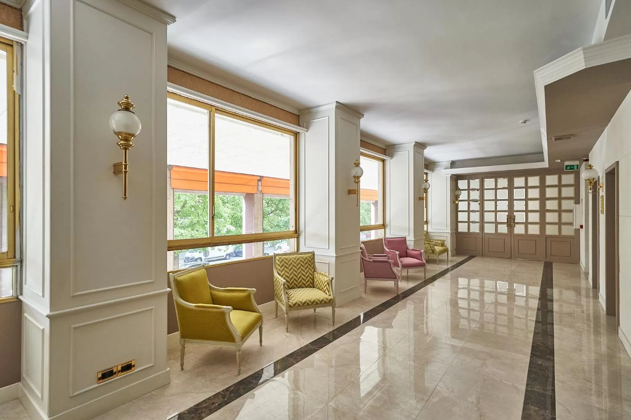 Seating area in Hotel Astoria