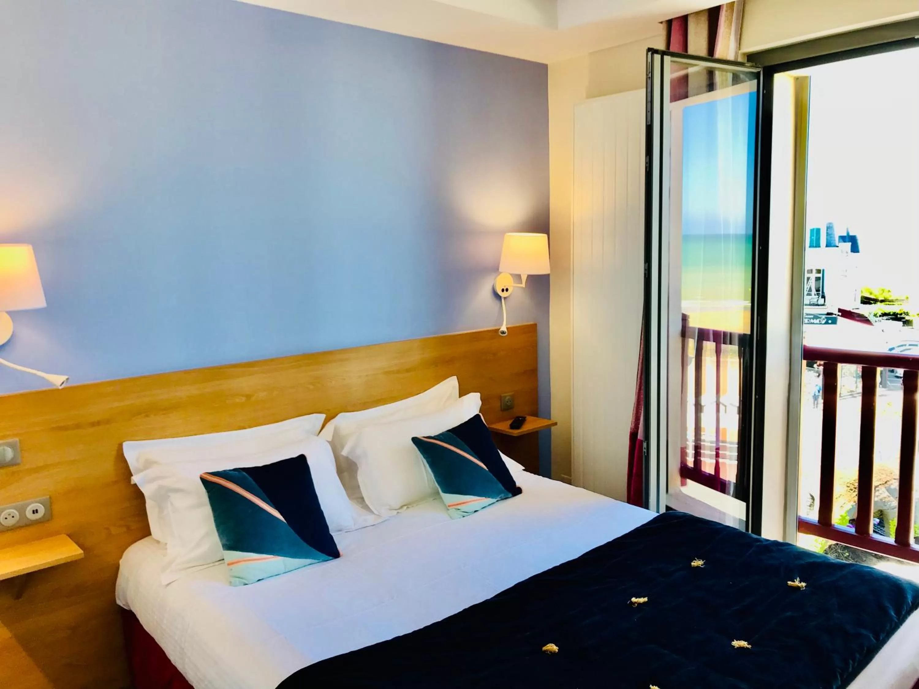 Bed in Hôtel Outre-Mer - Villa Le Couchant