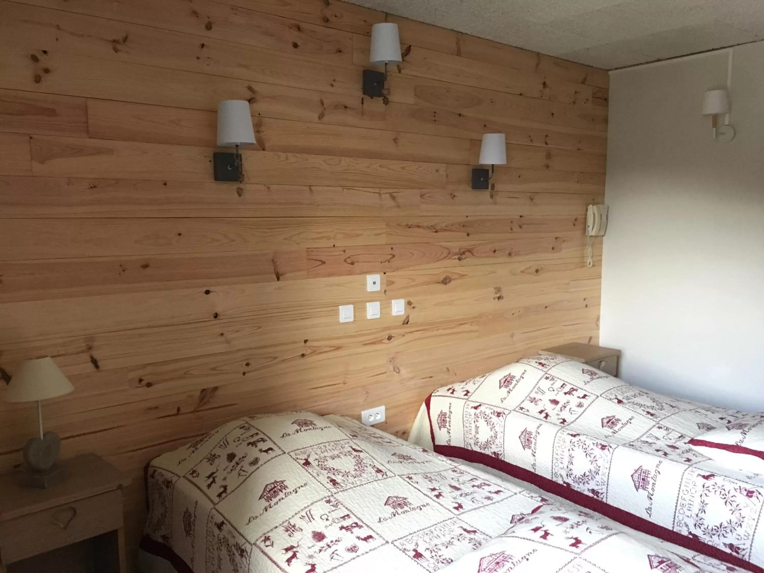 Photo of the whole room in Hôtel Le Dauphin