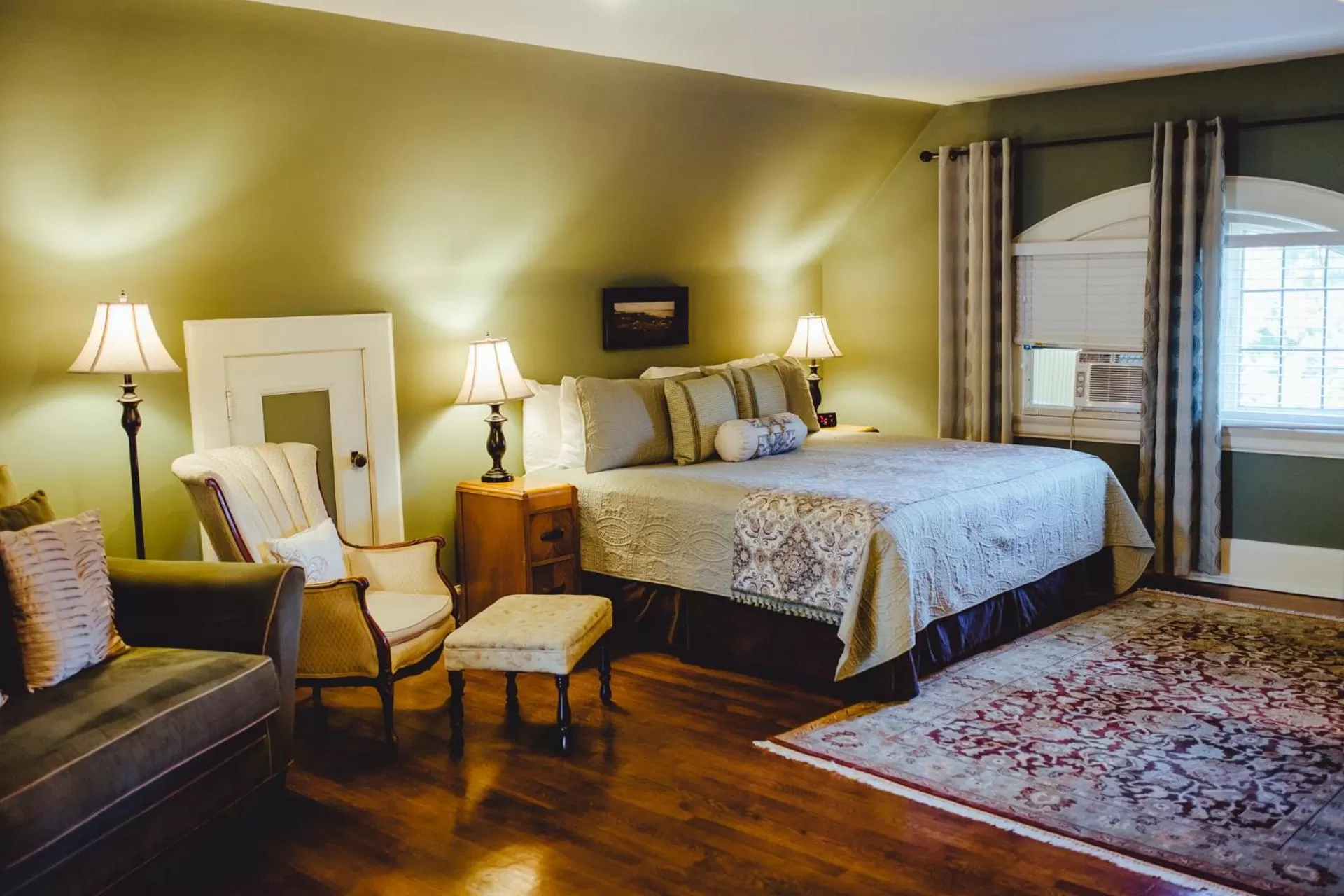 Bed in Leonard at Logan House