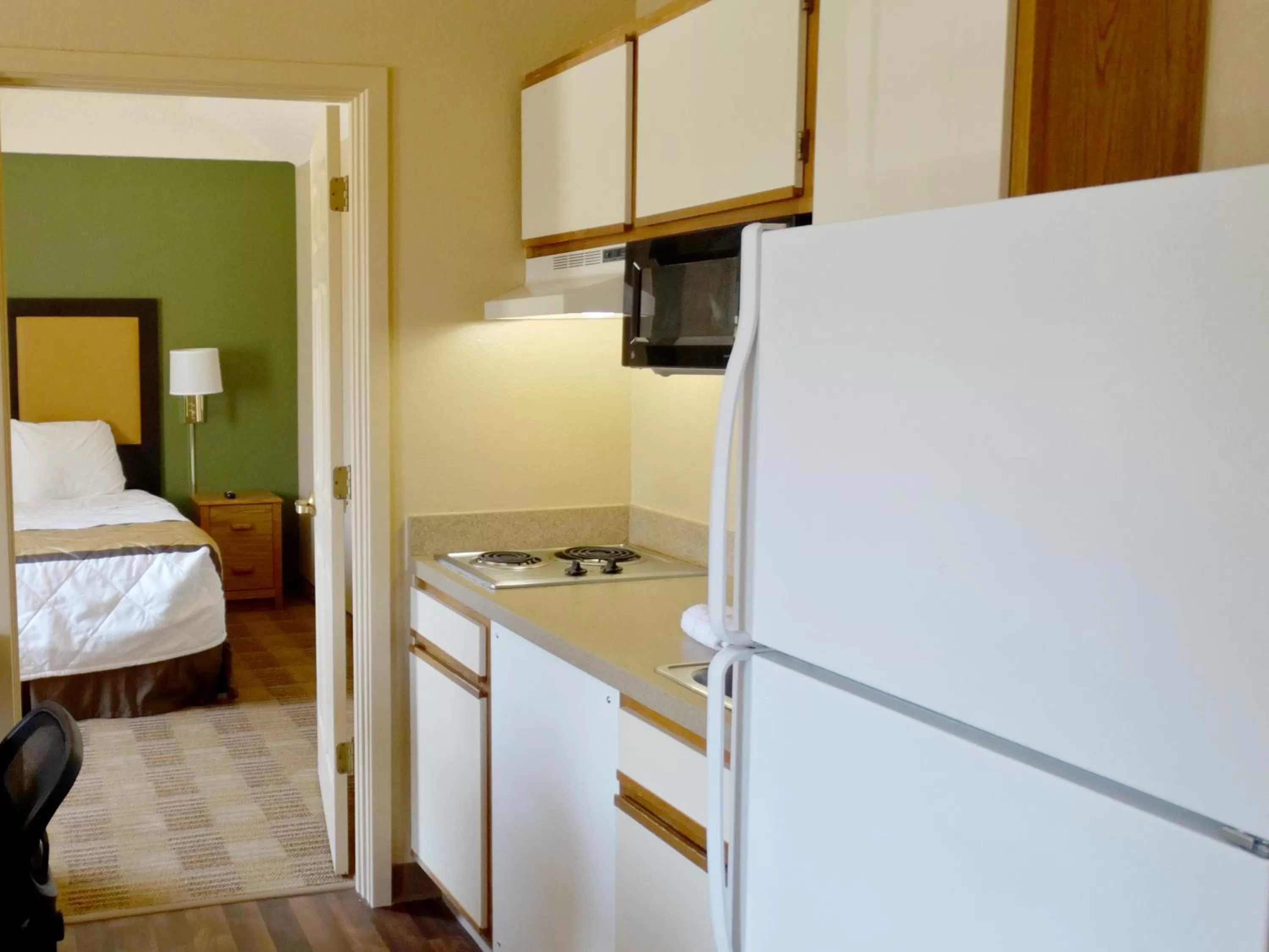 Bed in Extended Stay America Suites - Philadelphia - Malvern - Swedesford Rd