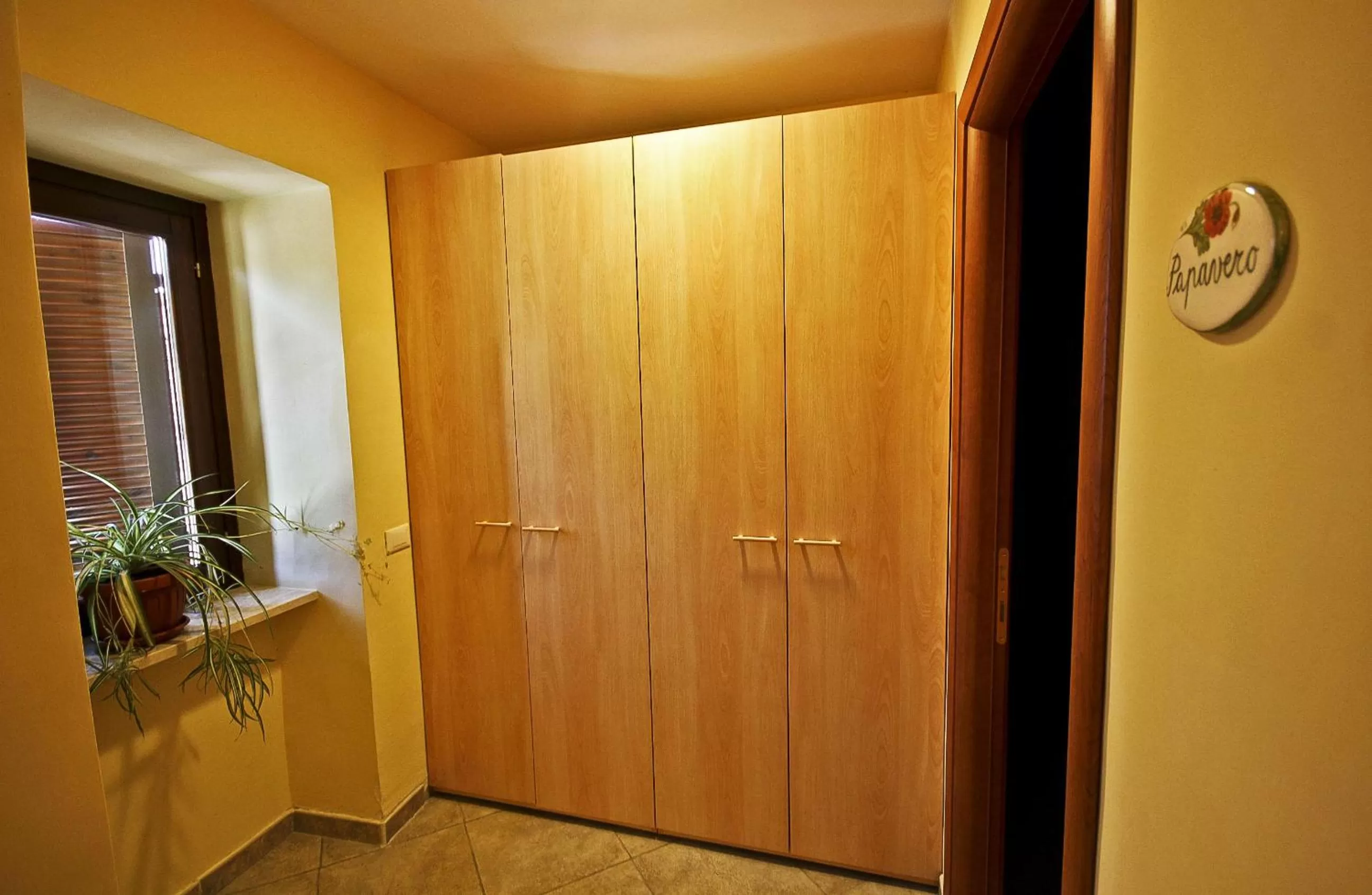 Decorative detail in Il Cantinone Rooms