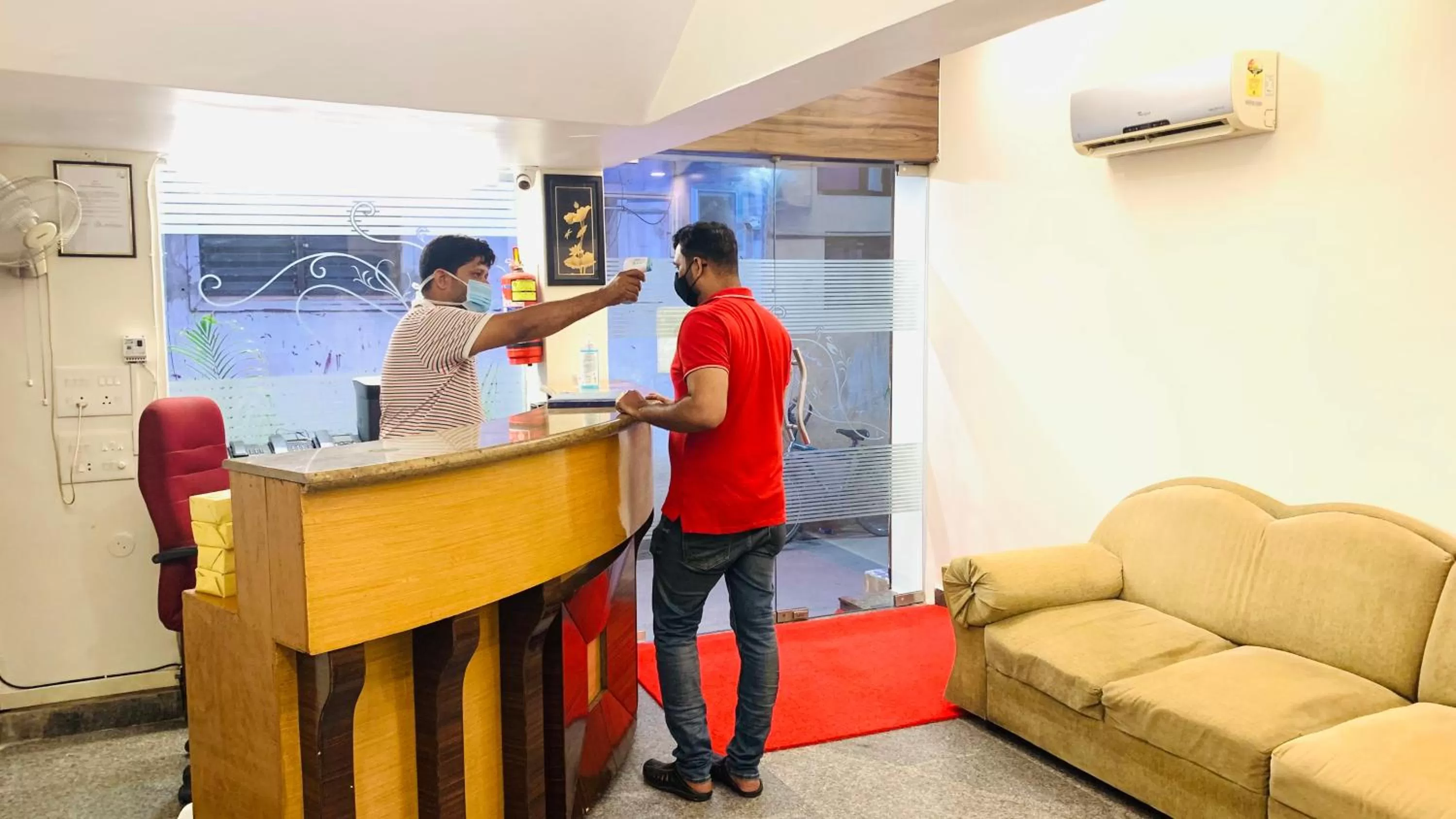 Lobby or reception in Half Moon Palace Chennai