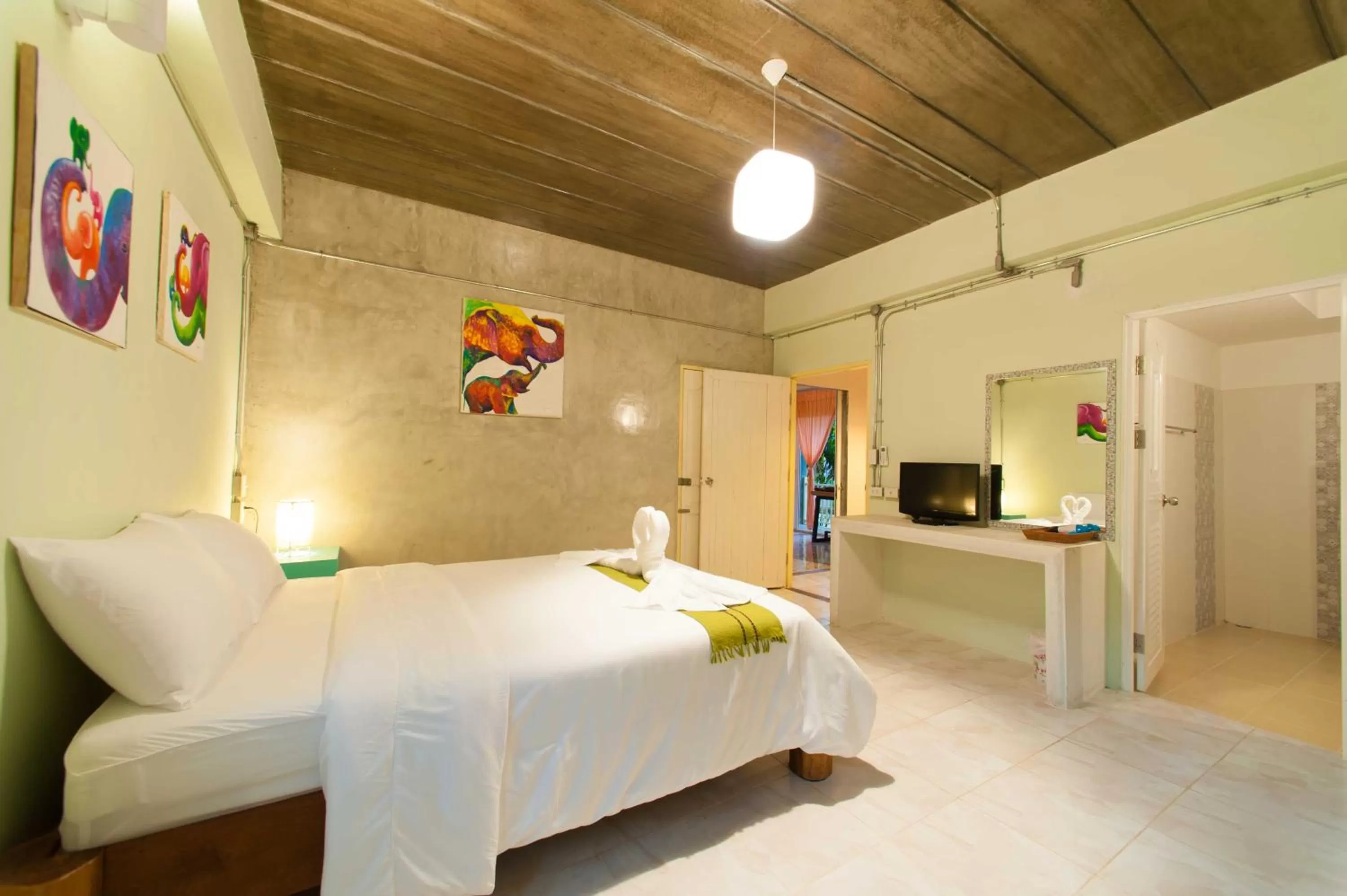 Bedroom, Bed in Baan Chokdee Pai Resort