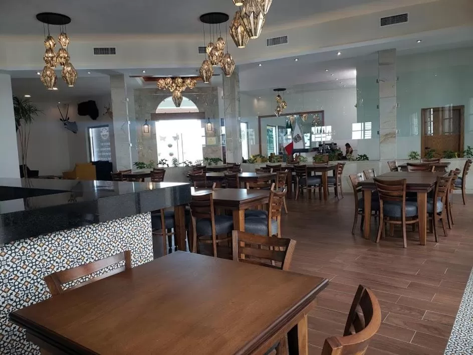 Restaurant/places to eat in HOTEL PLAZA MATAMOROS