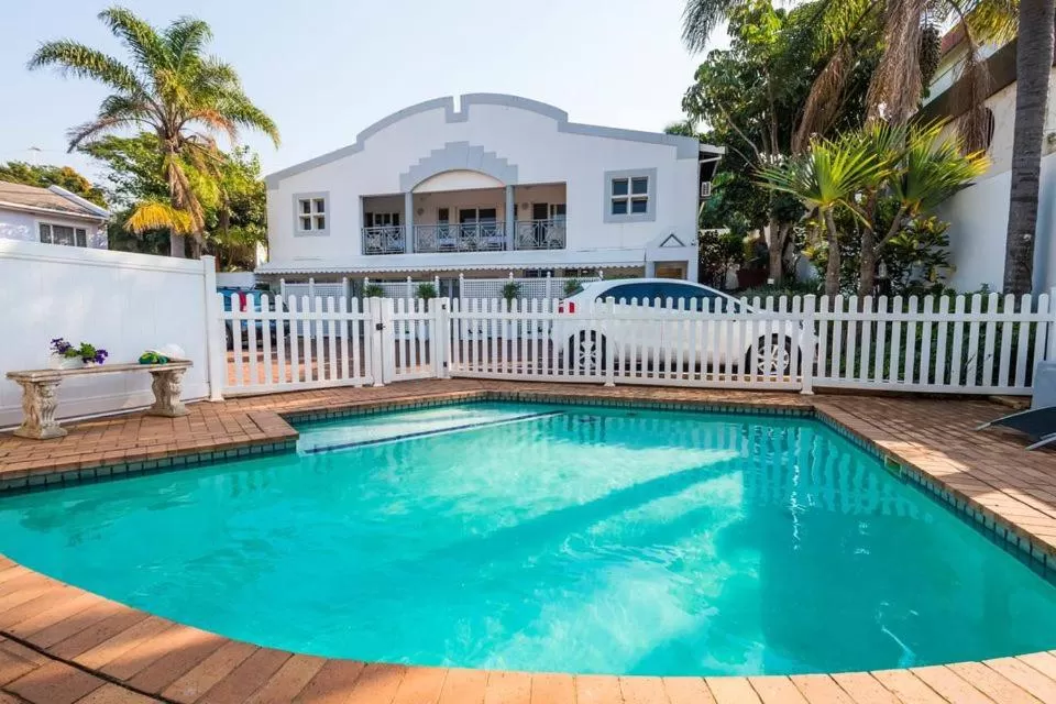 Swimming pool, Property Building in Flamingo Rocks