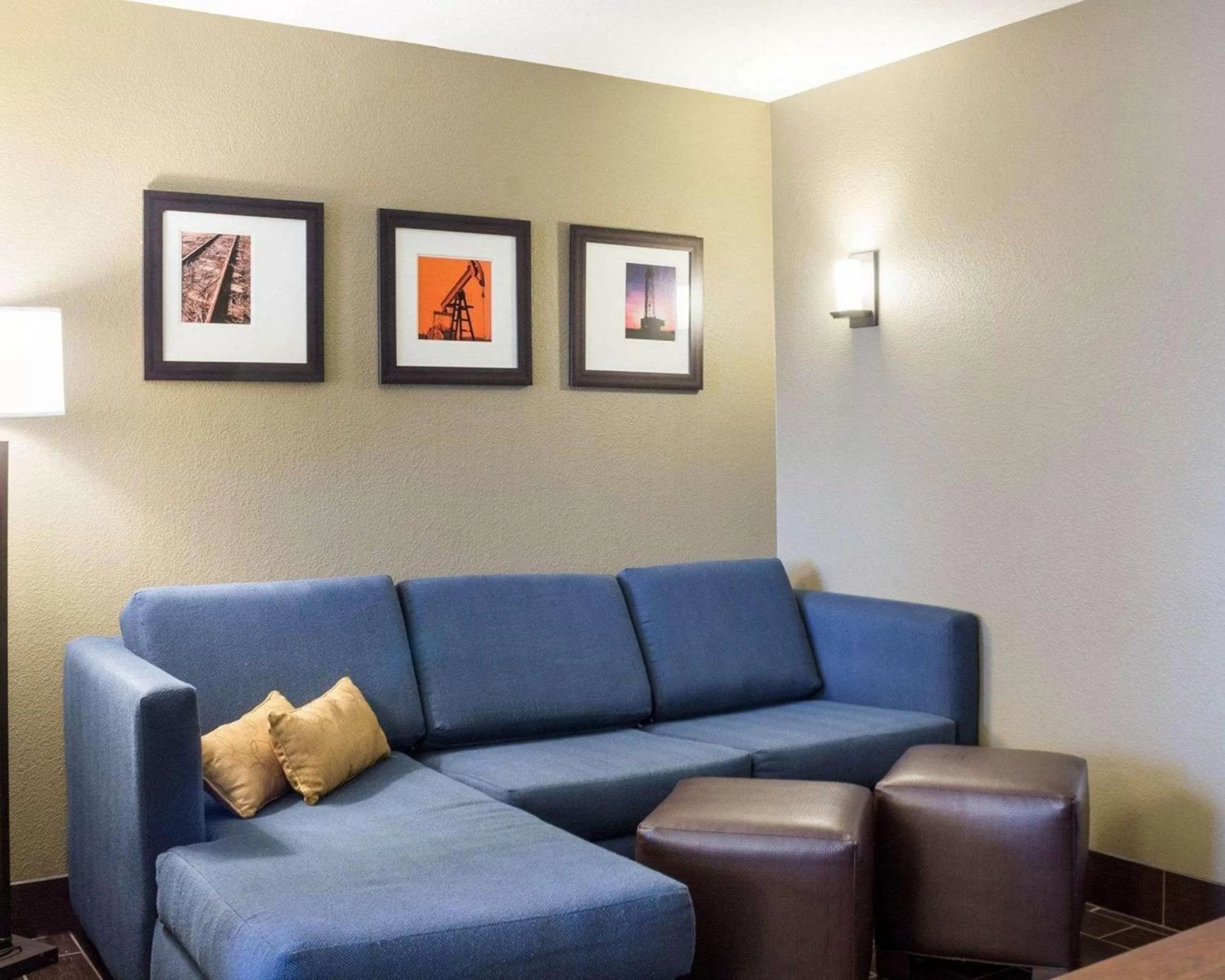 Photo of the whole room in Comfort Suites Minot South