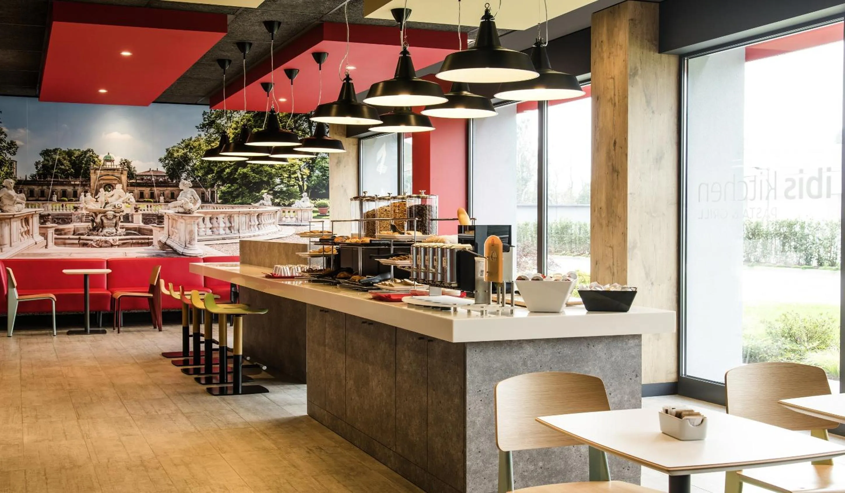Restaurant/places to eat in Ibis Milano Fiera