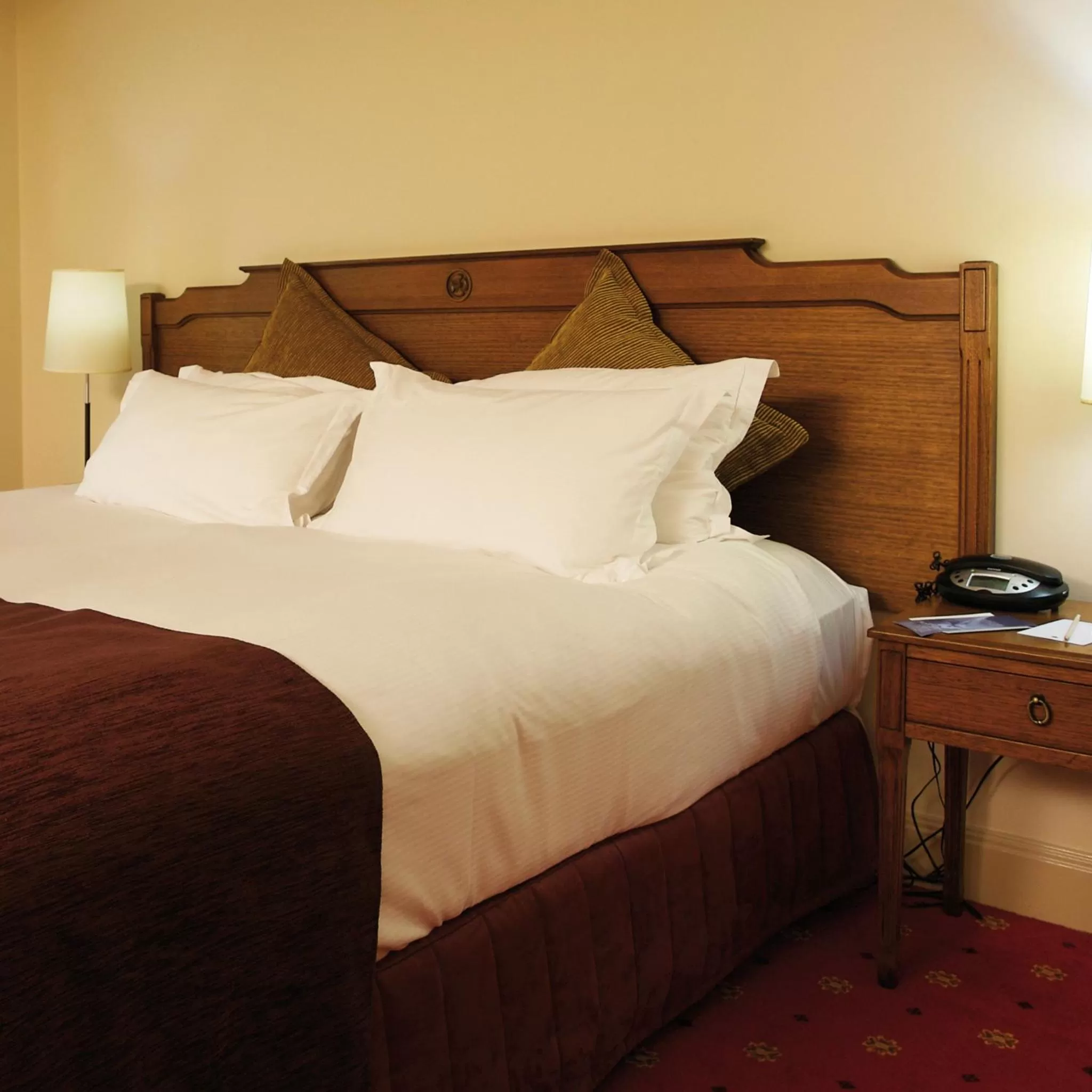 Bed in Grand Hotel Melbourne