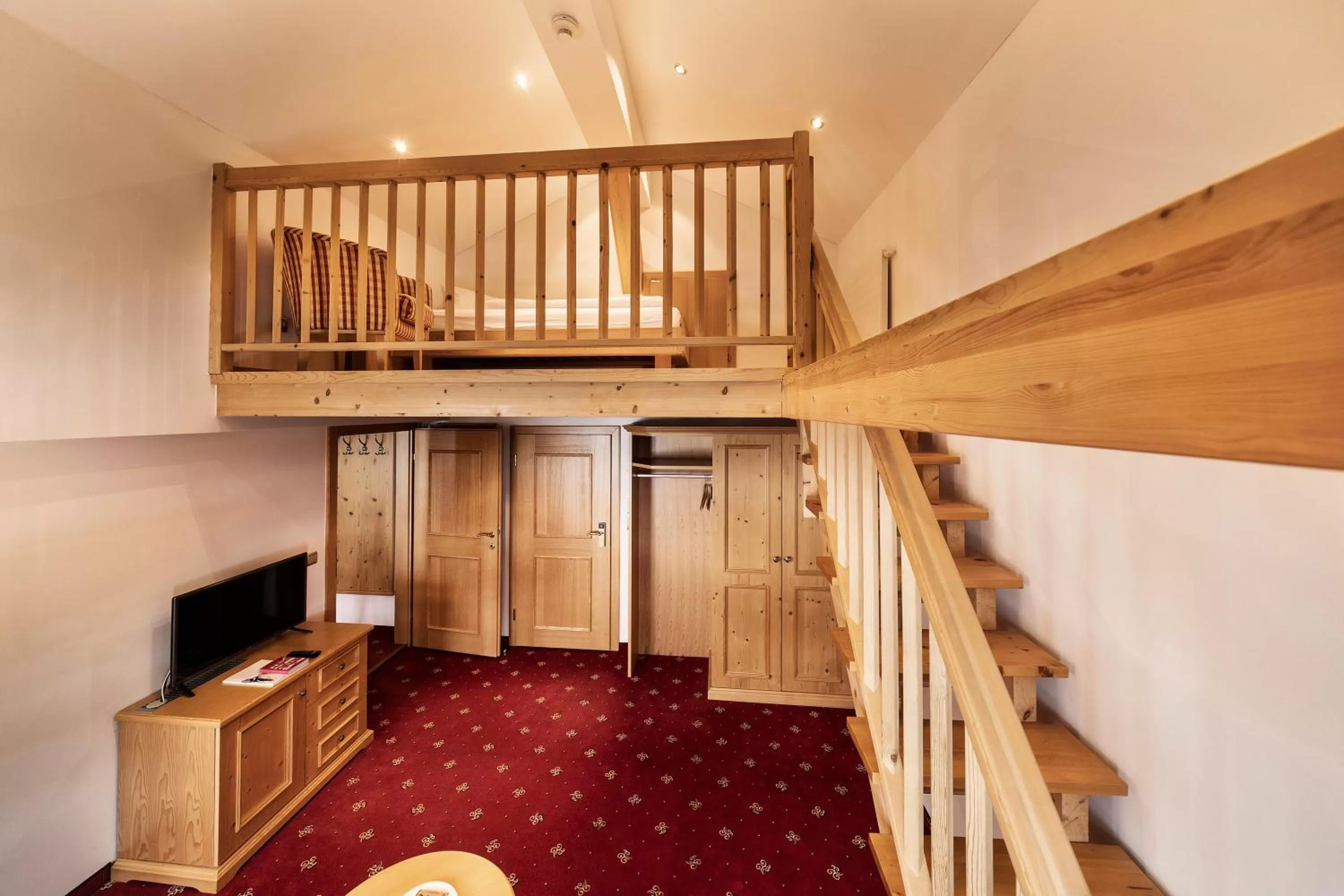 Bed in Hotel Tannbergerhof im Zentrum von Lech