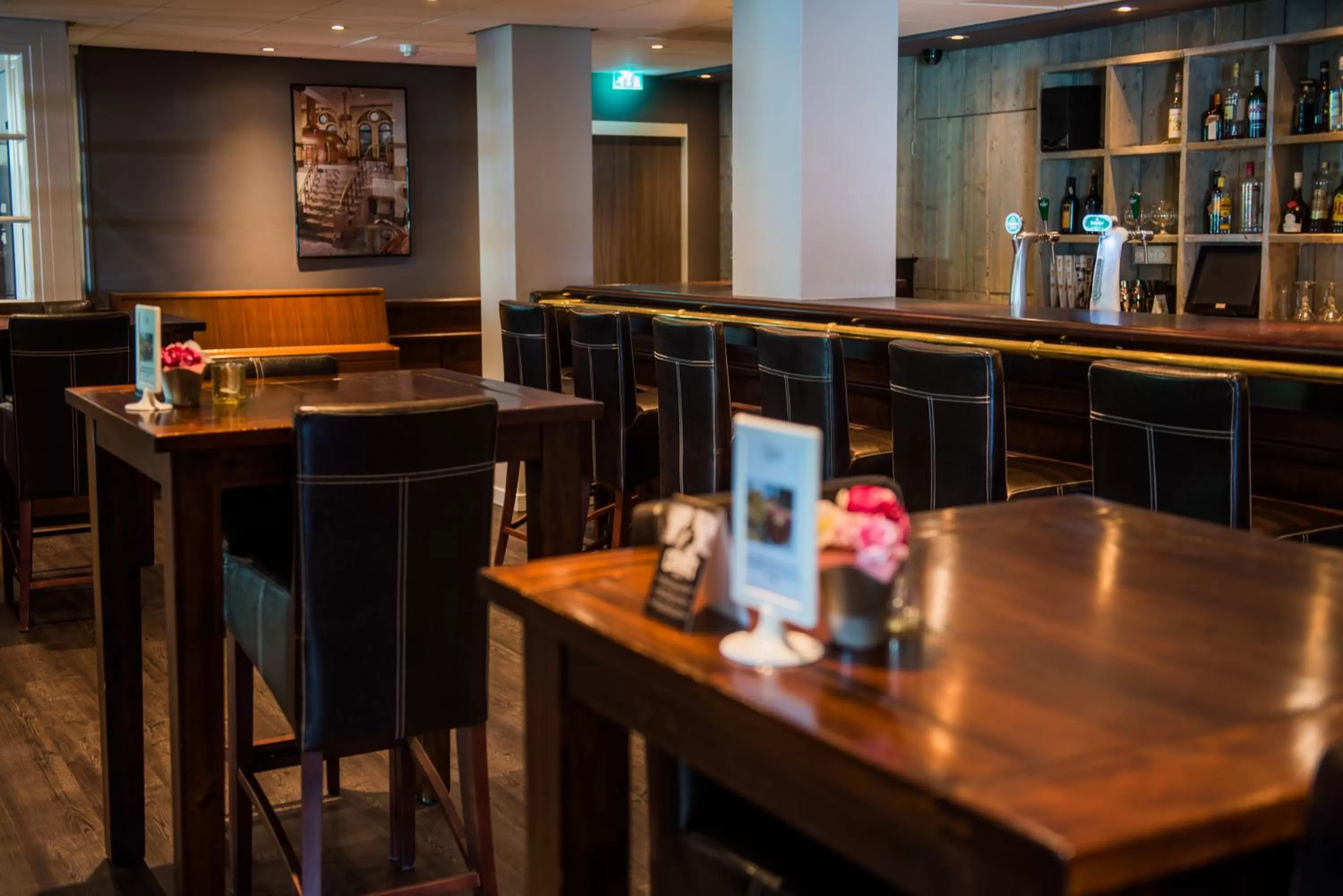 Lounge or bar in Golden Tulip Zoetermeer - Den Haag