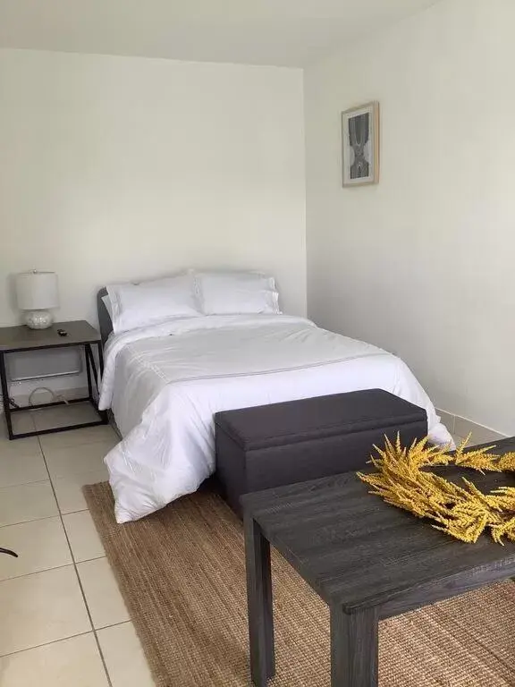 Deluxe Queen Room in Hotel Motel Lauderdale Inn Deluxe Queen Room in Hotel Motel Lauderdale Inn