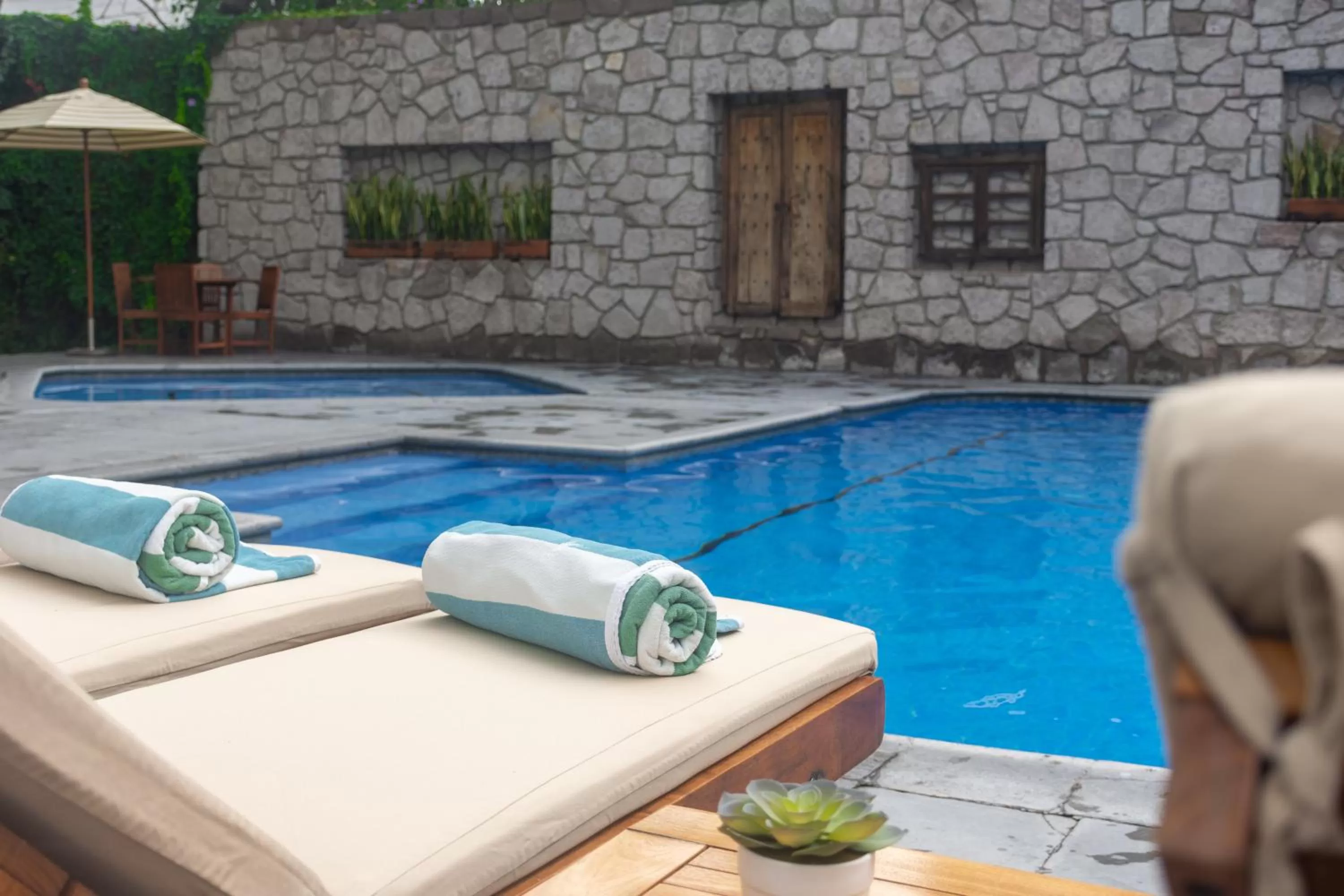 Swimming pool in Hotel Flamingo Inn