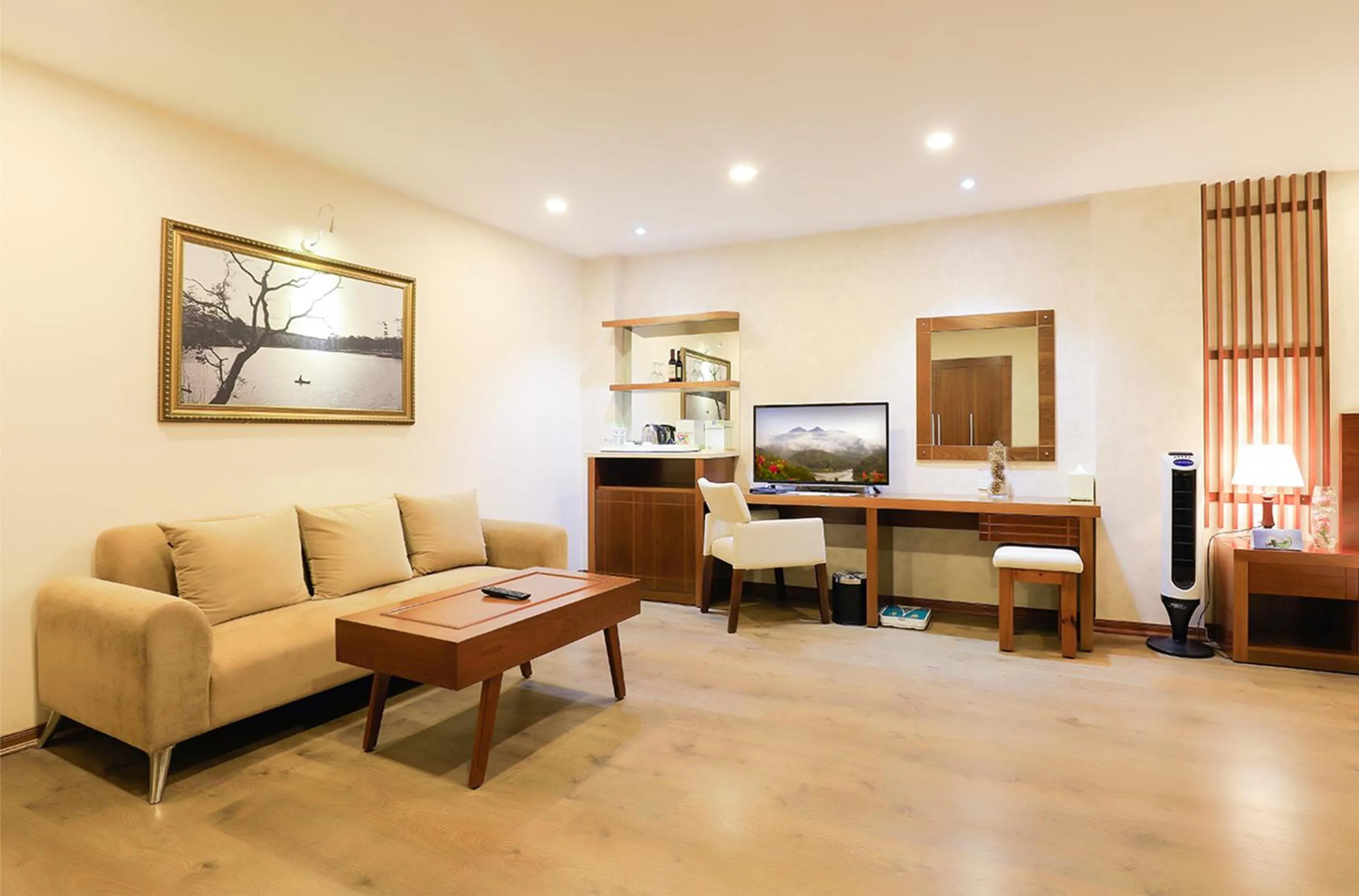 hair dresser in Ladalat Hotel