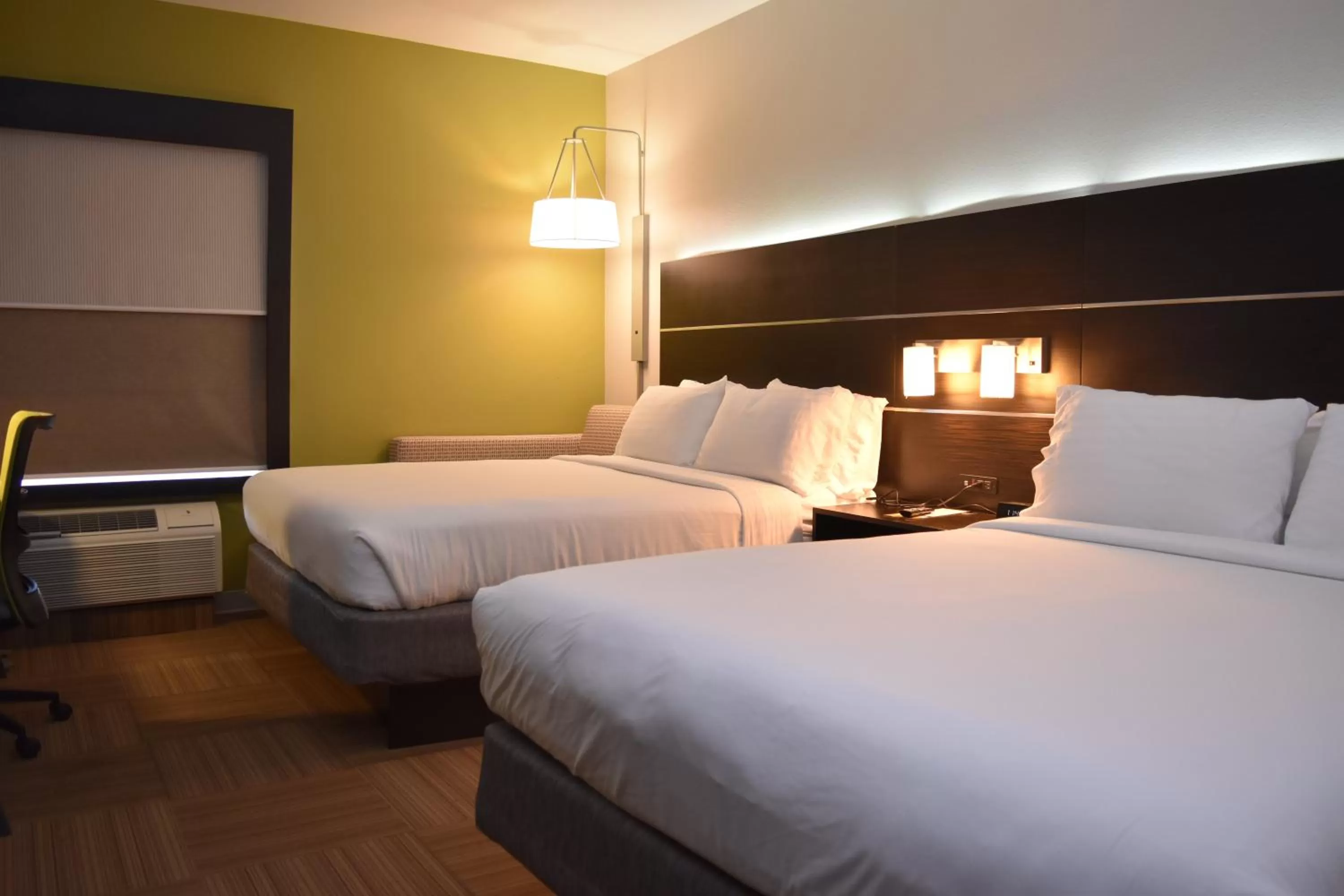 Photo of the whole room, Bed in Holiday Inn Express Venice by IHG