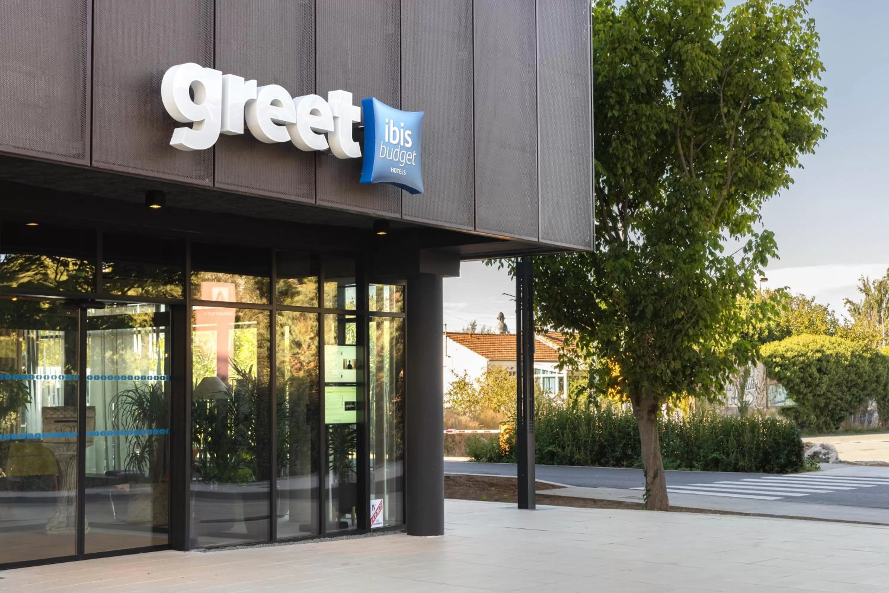 Property building in greet Hotel La Rochelle Centre