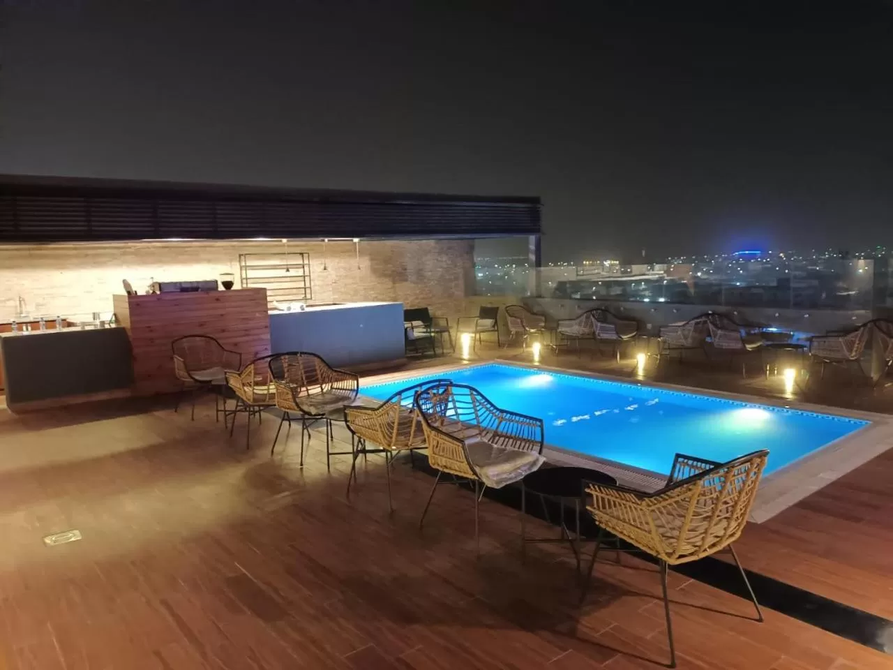 Night in Naviti Warwick Dammam