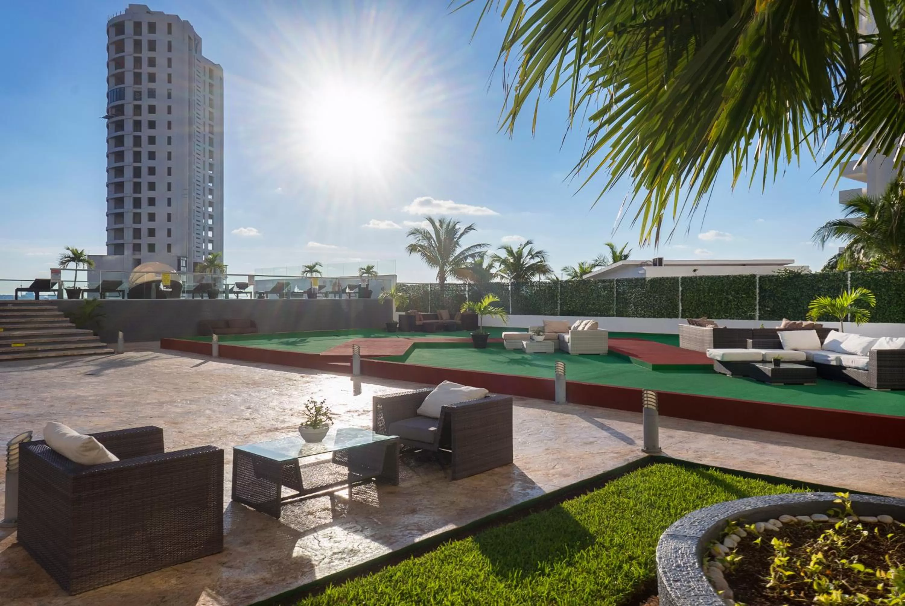 Day in Suites Malecon Cancun