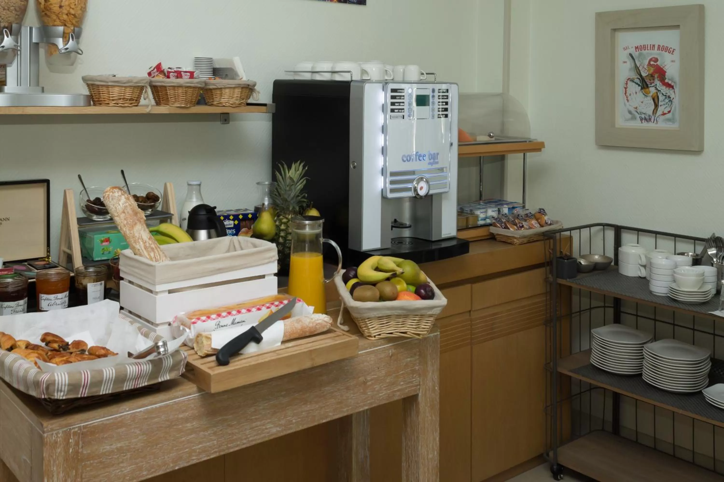 Kitchen or kitchenette in Hôtel de Paris La Défense