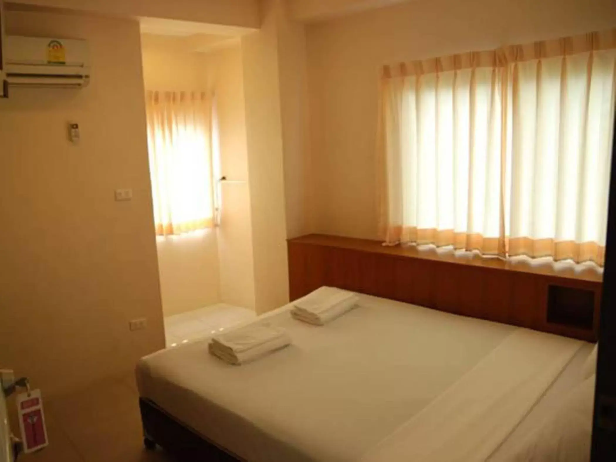 Standard Double or Twin Room in Rambuttri House Standard Double or Twin Room in Rambuttri House