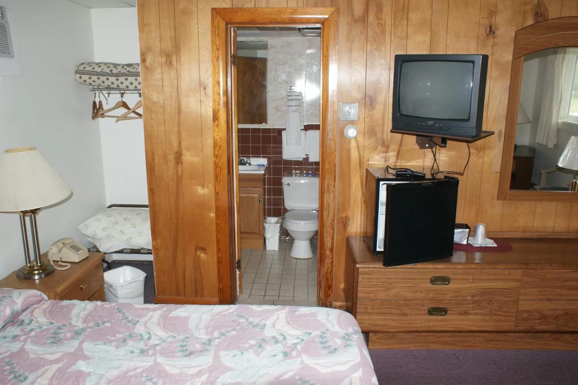 Decorative detail in Northern Peaks Motor Inn