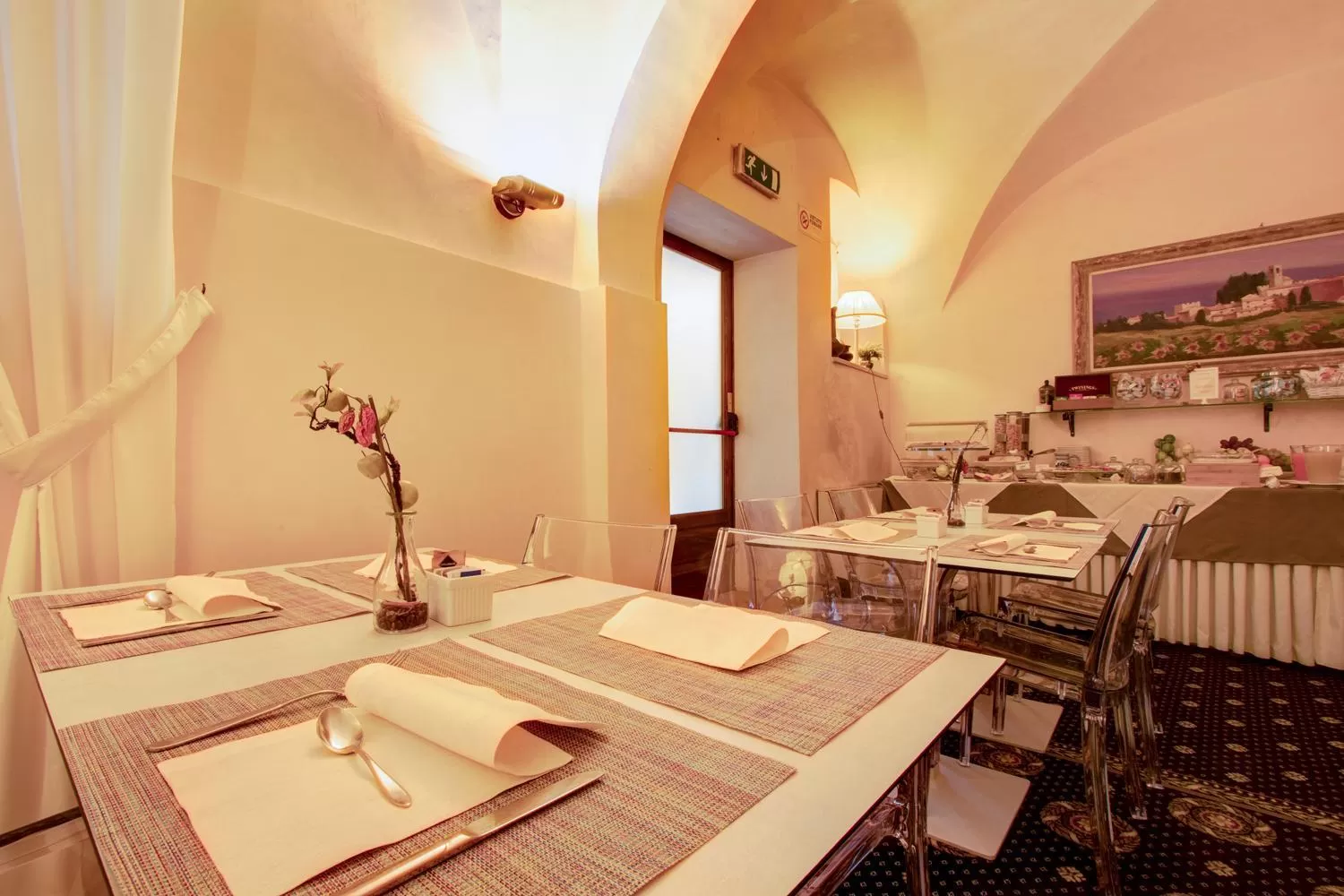 Breakfast in Hotel La Locanda