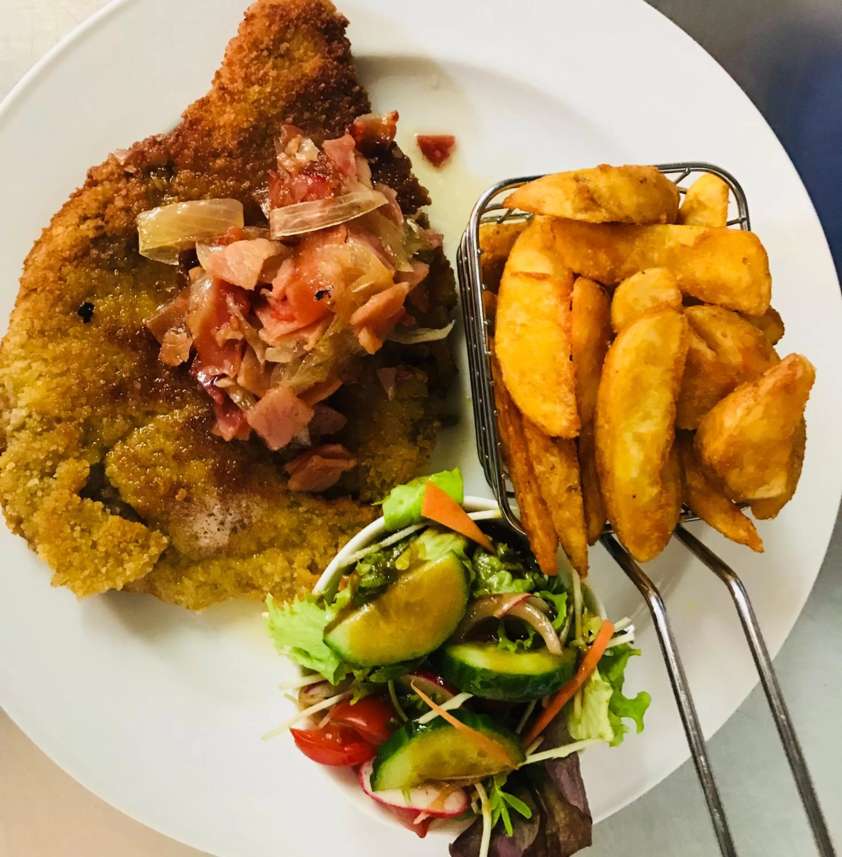 Restaurant/places to eat in The Nautilus