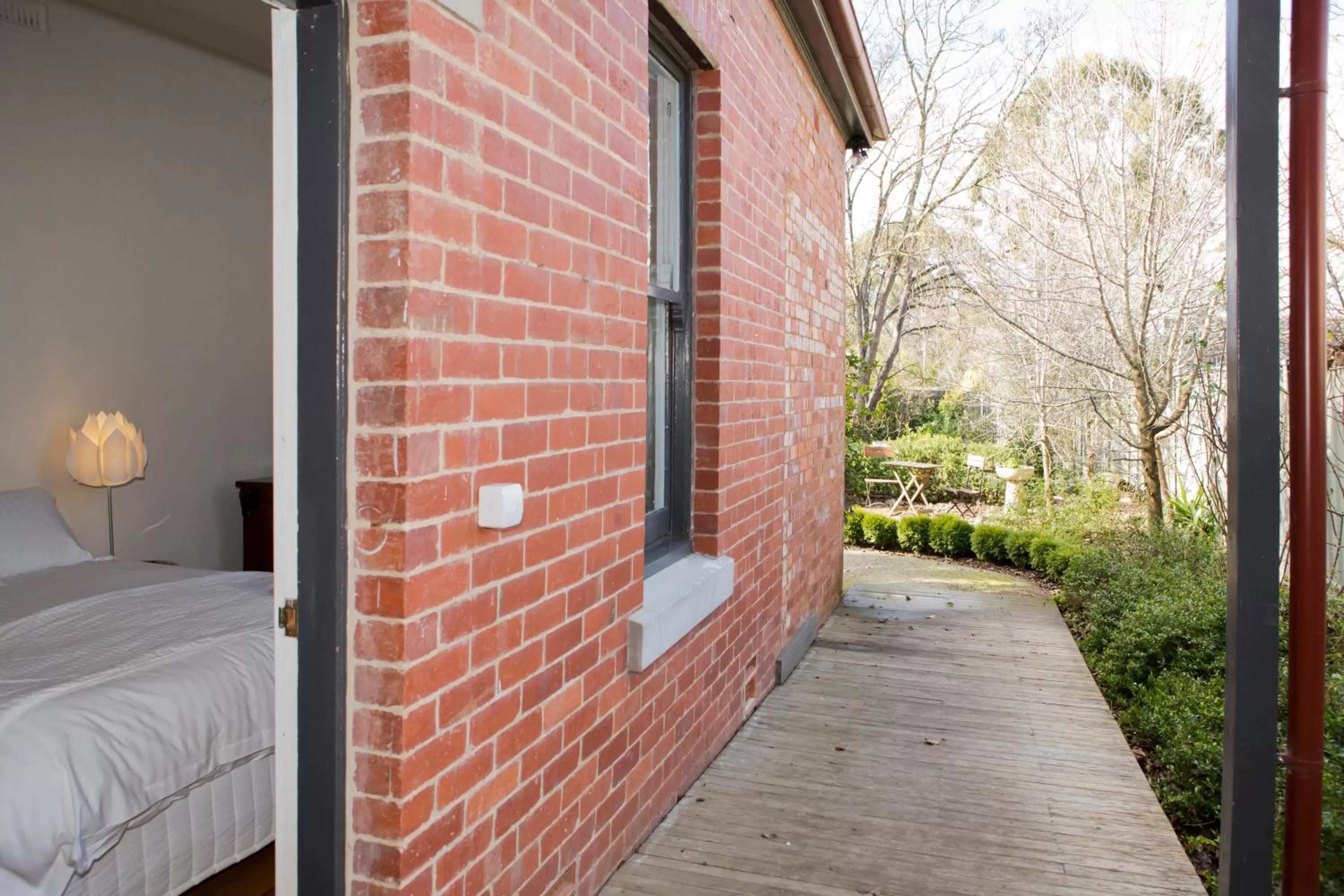 Garden view, Facade/Entrance in Mollisons