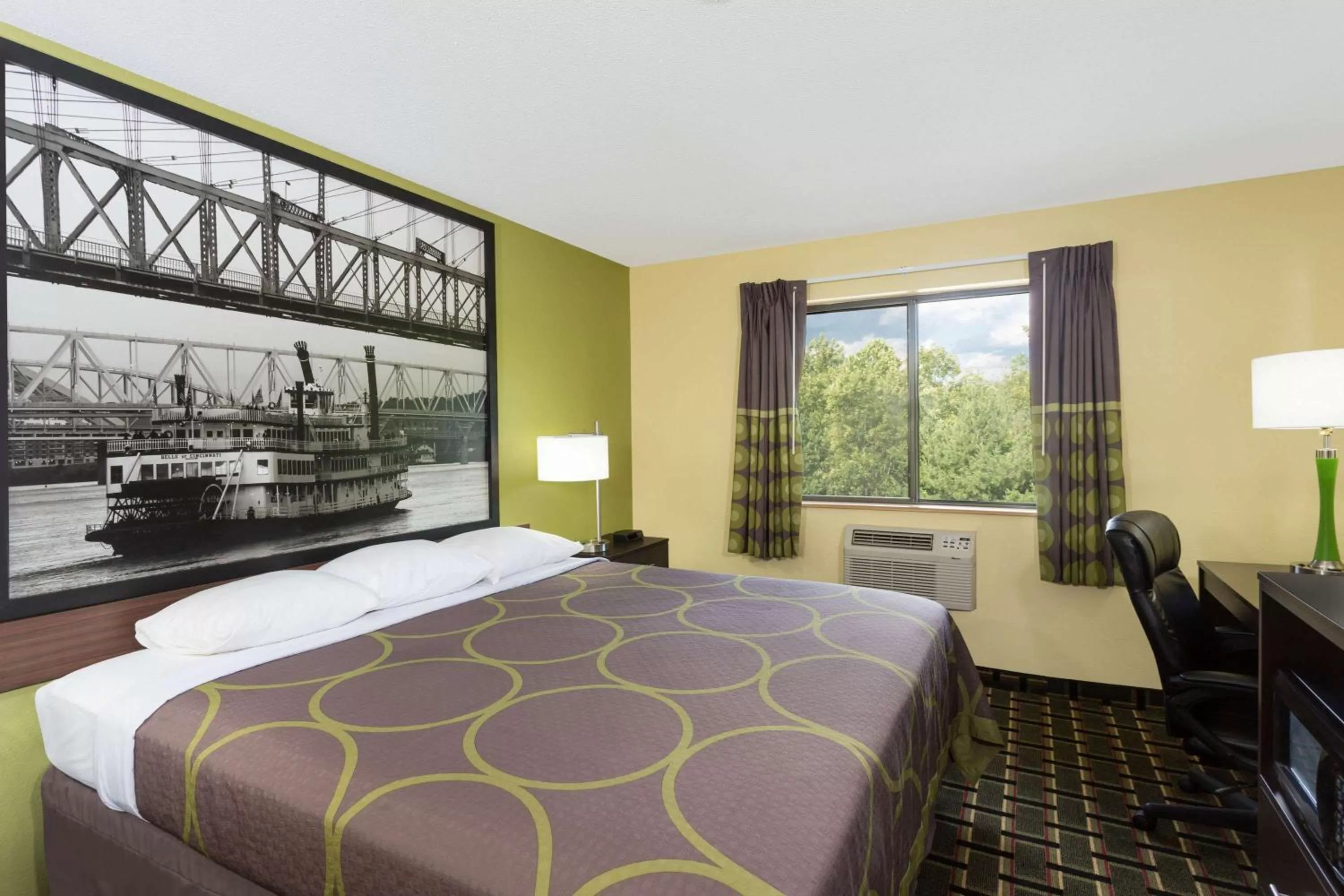 Photo of the whole room, Bed in Super 8 by Wyndham Marietta